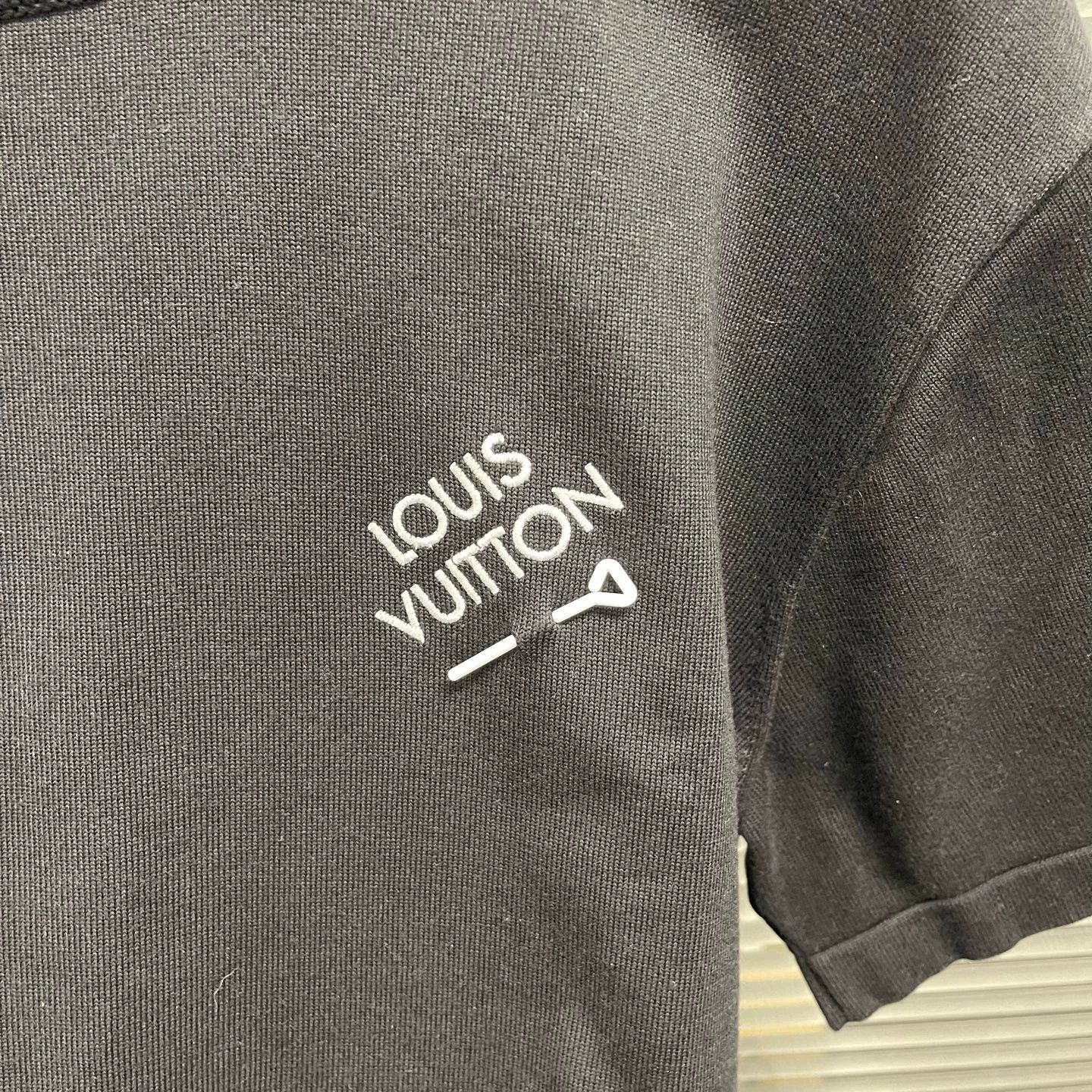Louis Vuitton LV Black Pin Short Sleeve L New Size US L / EU 52-54 / 3 - 4 Thumbnail