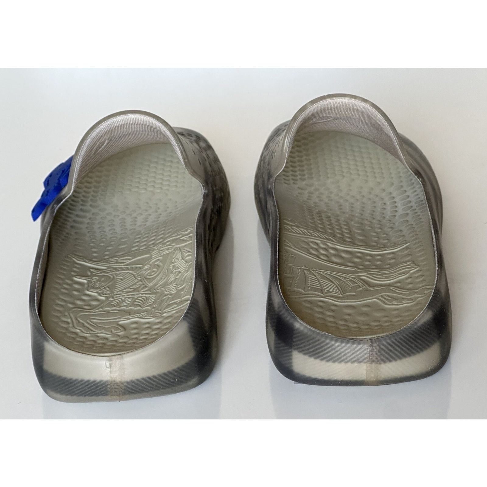Burberry Burberry Mens Stingray Rubber Lichen Sandals 11 (44) 8088962 Size US 11 / EU 44 - 8 Thumbnail