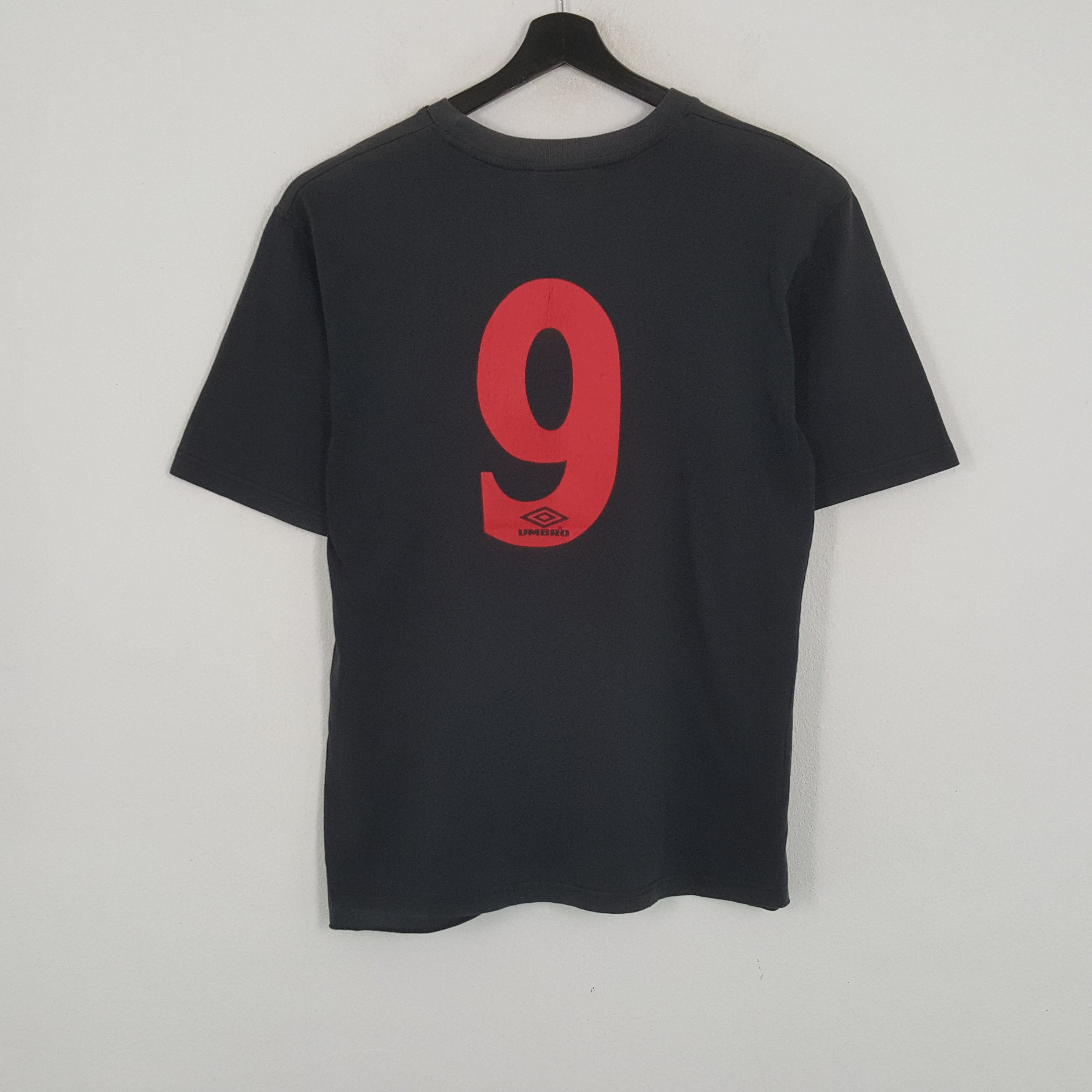 Umbro × Vintage Umbro ALAN SHEARER England Football Player Tshirt Size US L / EU 52-54 / 3 - 3 Thumbnail