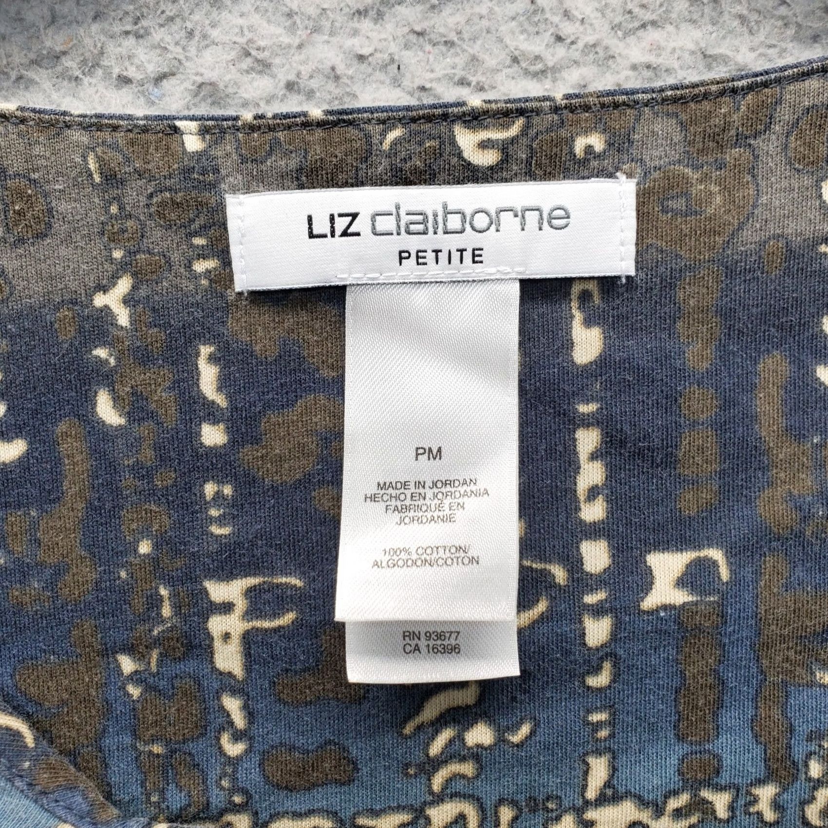 Liz Claiborne Liz Claiborne Blouse Womens Petites M Multi Geometric Pleated Balloon Sleeve Shirt Womens Size PM Multicolor Geometric Pattern 100% Cotton Size M / US 6-8 / IT 42-44 - 5 Thumbnail