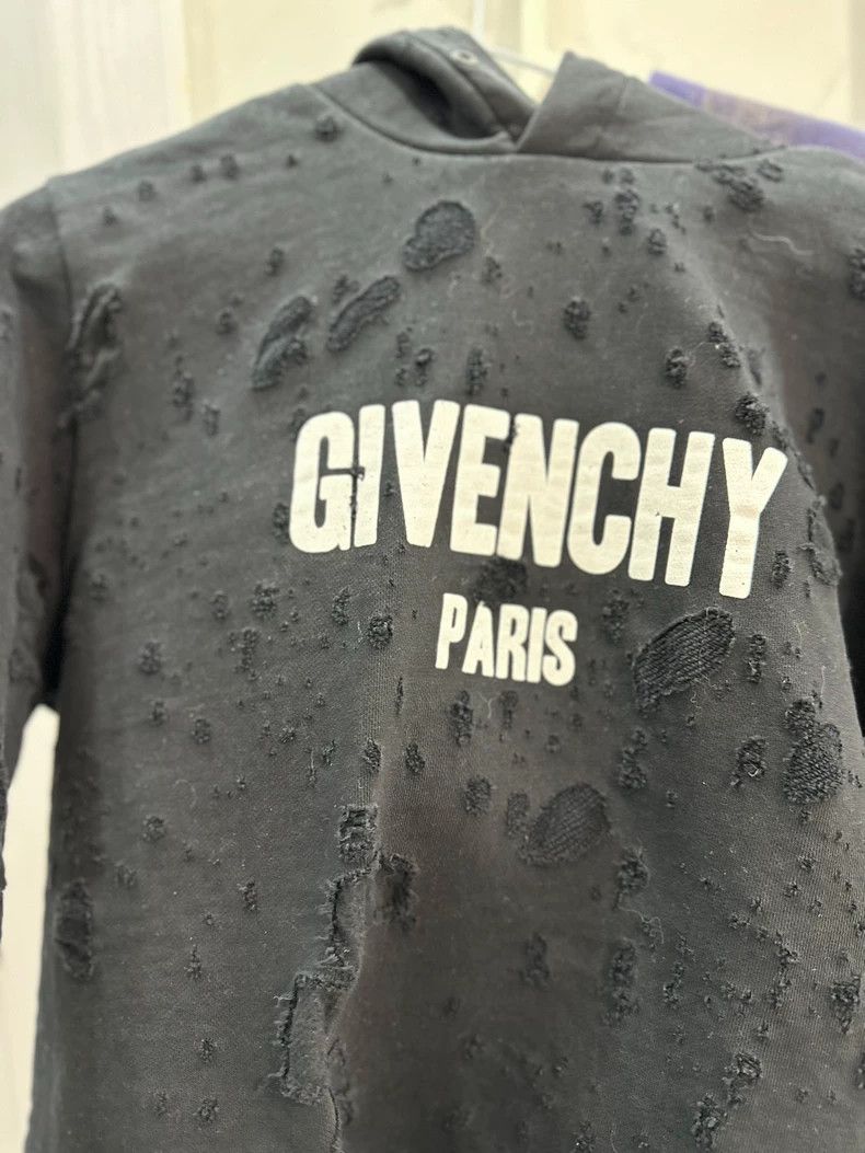 Givenchy Givenchy gvc Authentic Second Hand Ripped Hoodie Size US XS / EU 42 / 0 - 4 Thumbnail