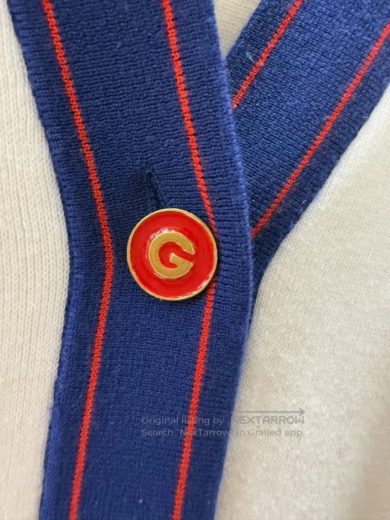 Gucci Gucci White cardigan with bee embroidery pattern coat Size XS / US 0-2 / IT 36-38 - 4 Thumbnail