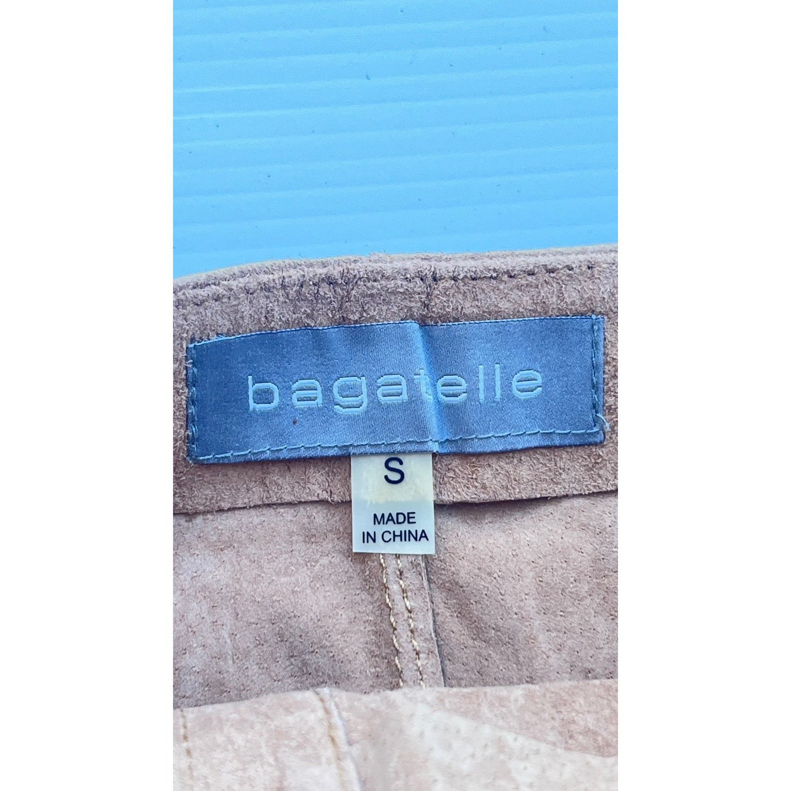 Other Bagatelle Women Beige Genuine Leather Button Scallop Hem Min Size 26" / US 2 / IT 38 - 4 Thumbnail