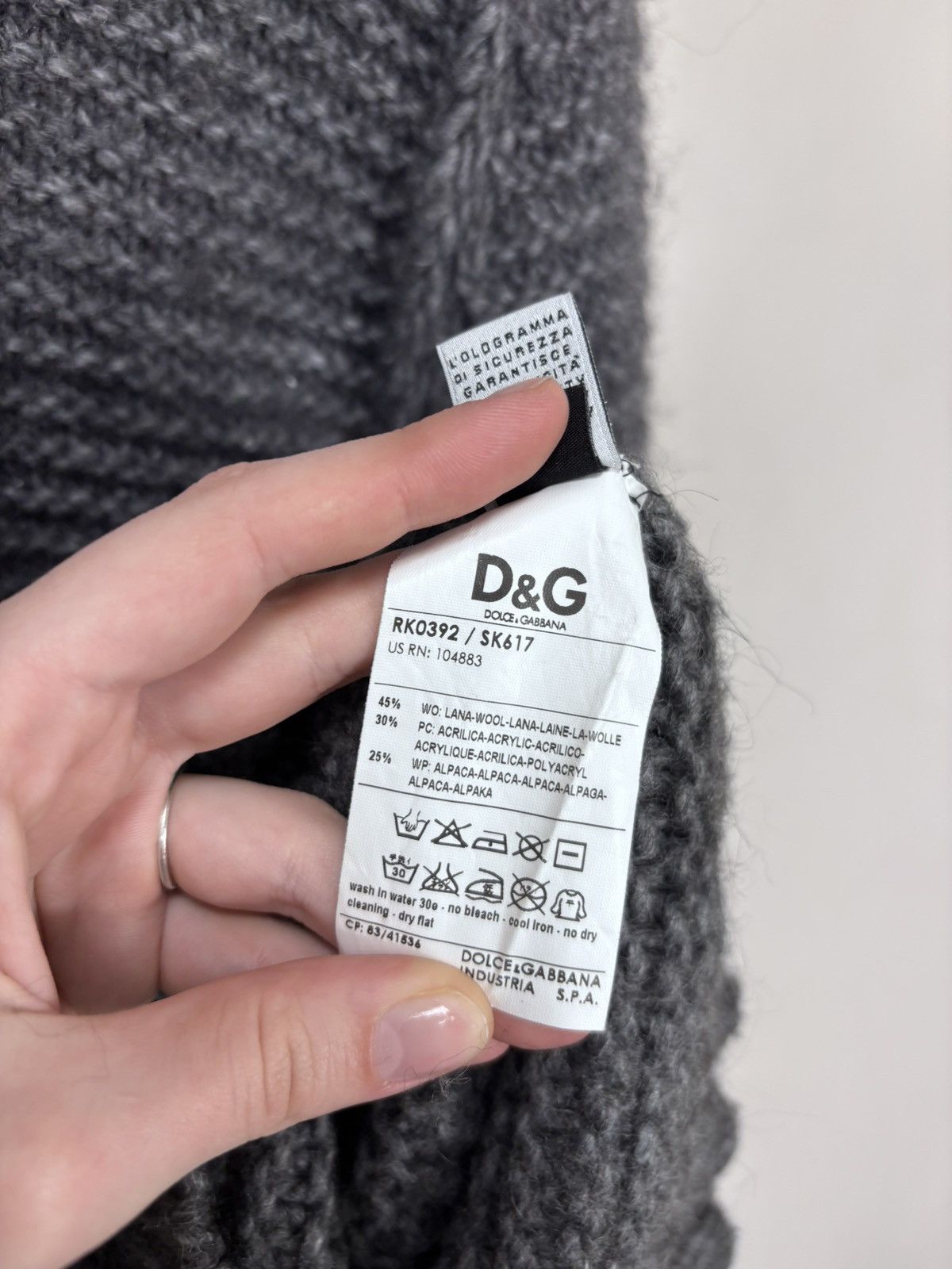 Dolce & Gabbana Vintage Dolce & Gabbana 2000s Quilted Buttoned Wool Sweater Size US M / EU 48-50 / 2 - 12 Thumbnail