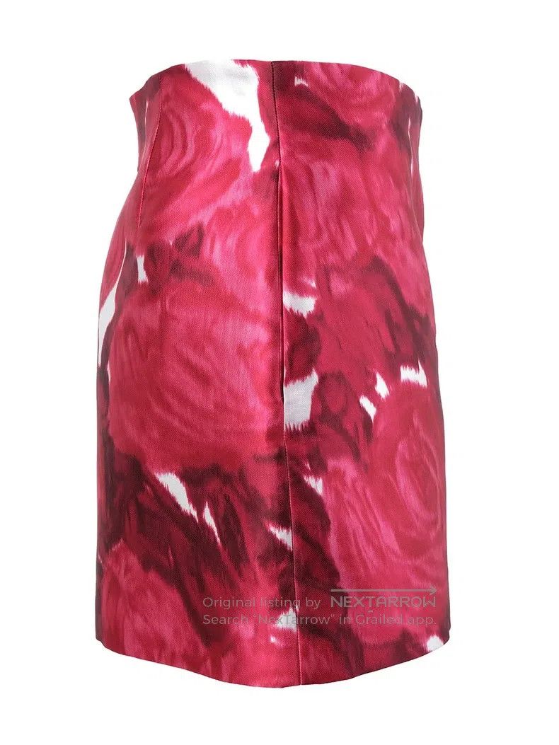 Valentino Valentino Red rose print shorts Size 28" / US 6 / IT 42 - 3 Thumbnail