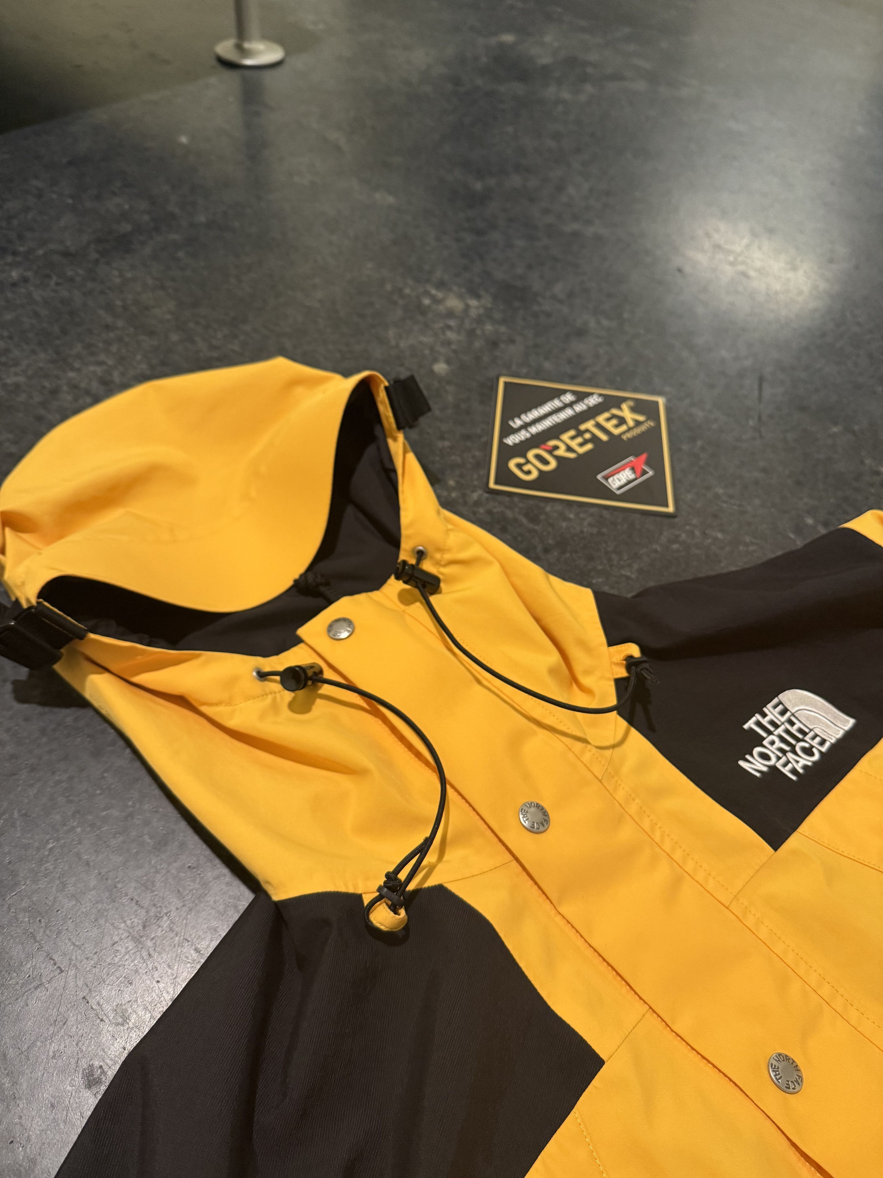 The North Face Mountain Jacket 1990 Gore-Tex - TNF Yellow Size US XS / EU 42 / 0 - 2 Thumbnail