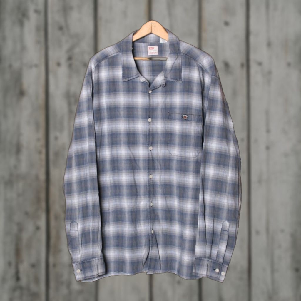 Levi's VINTAGE Levi's Shirt - Button-Up Plaid Loop Collar XL Men Size US XL / EU 56 / 4 - 1 Thumbnail