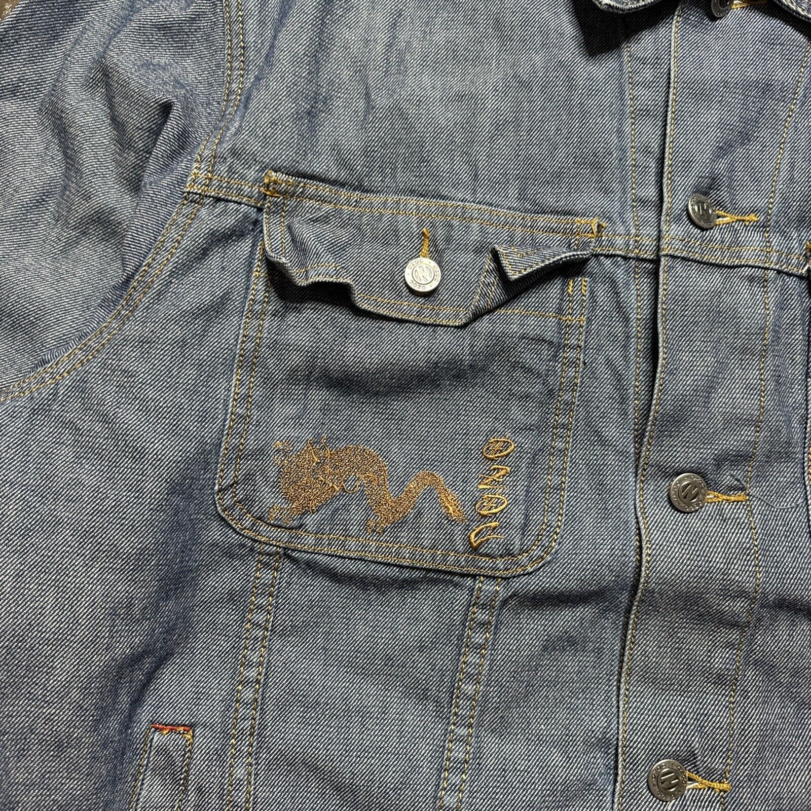 Vintage Ozoc Men's Blue Dragon Embroidered Trucker Denim Jacket XL Size US XL / EU 56 / 4 - 2 Thumbnail