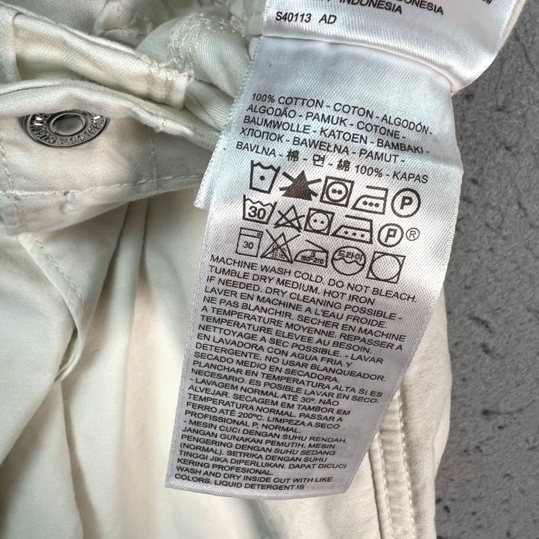 Levi's Levi's Womens 25 White High-Waist Cotton Pleated Tapered Pants Shirt? Size 42" / US 20 - 3 Thumbnail