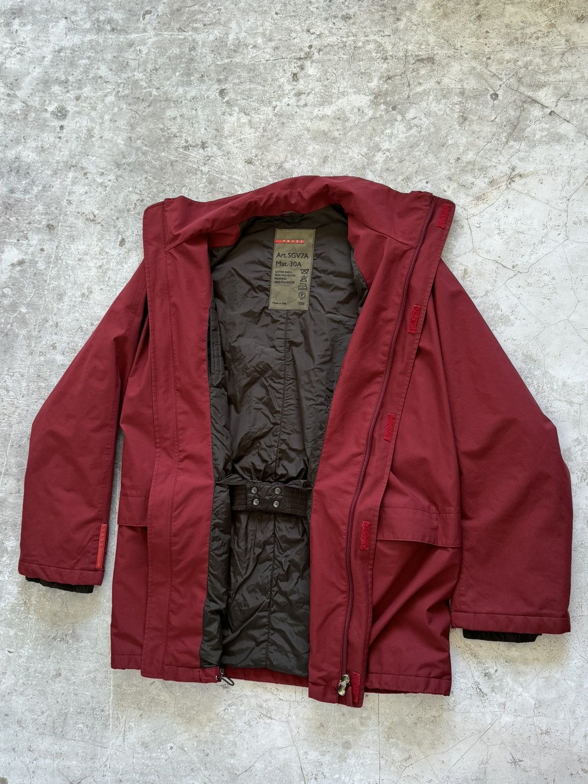Prada Prada red tab Gore-Tex jacket SGV7A Size US L / EU 52-54 / 3 - 2 Thumbnail