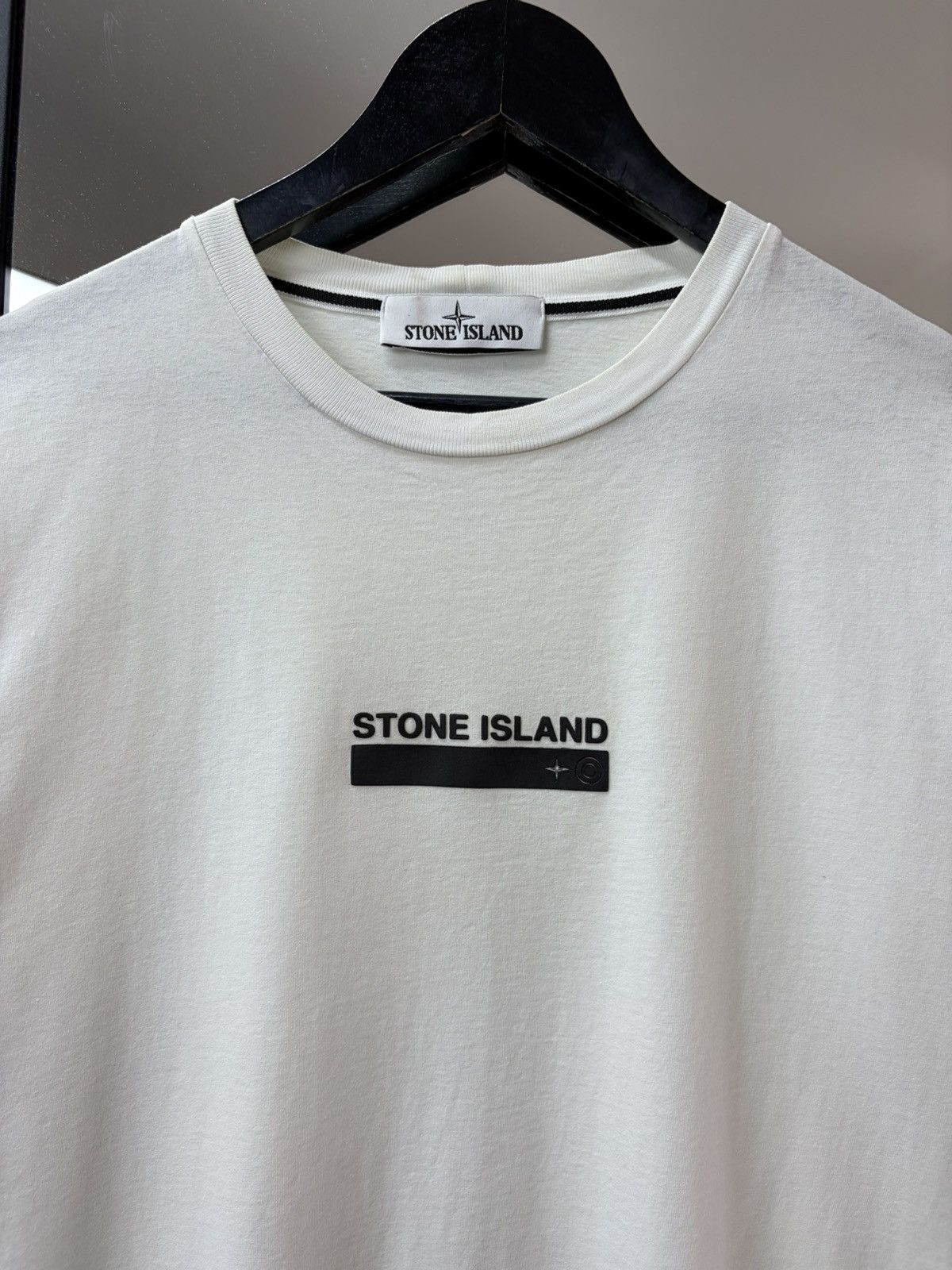 Stone Island Stone Island Logo T-Shirt White Minimal Graphic Tee Luxury Size US M / EU 48-50 / 2 - 6 Thumbnail
