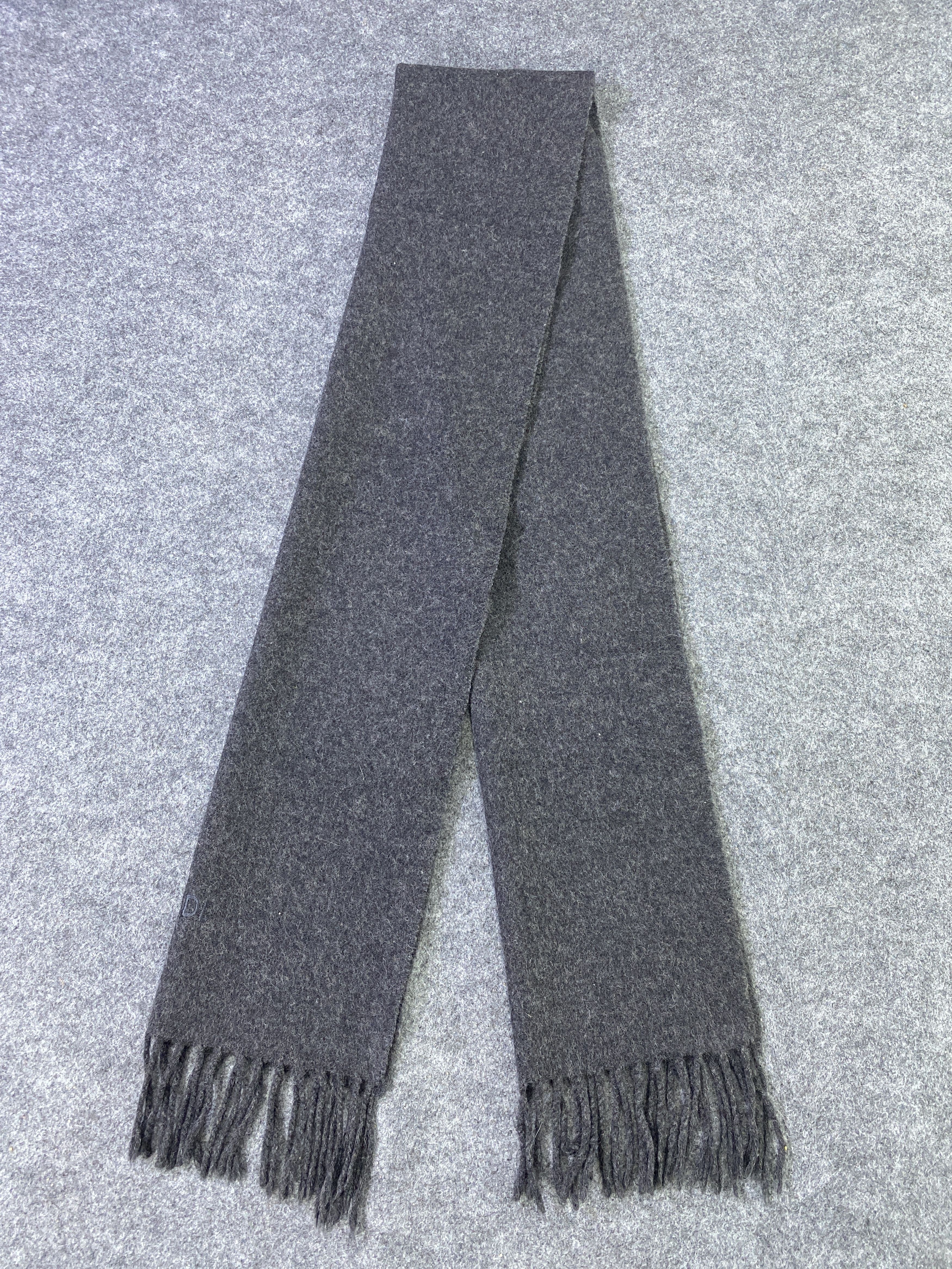 Designer FENDI Missing Tag Scarf/Muffler/neckwear -T728 Size ONE SIZE - 3 Thumbnail