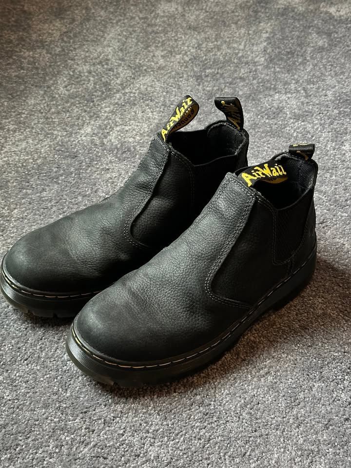 Dr. Martens Chelsea Boots 2976 Ambassador Size US 9 / EU 42 - 1 Thumbnail