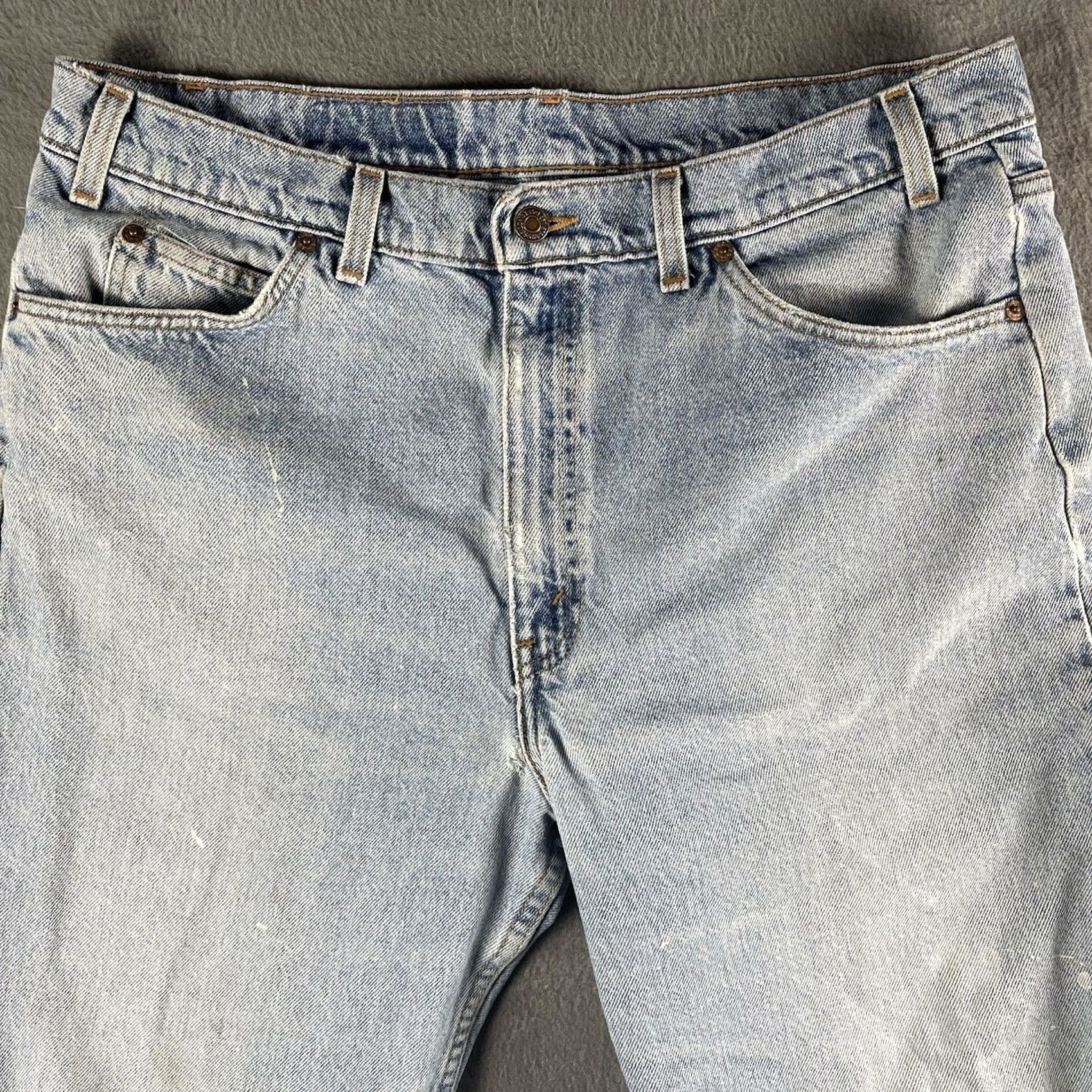 Levi's Levi's 550 Jeans Mens 38x30 Light Wash Distressed Jeans 550 Relaxed Regular 90s Grunge USA Boys? Size US 38 / EU 54 - 4 Thumbnail