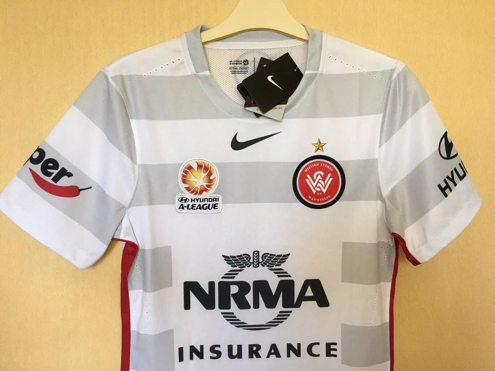 Nike WESTERN SYDNEY WANDERERS 2015 2016 AUSTRALIA FOOTBALL SHIRT Size US S / EU 44-46 / 1 - 3 Thumbnail