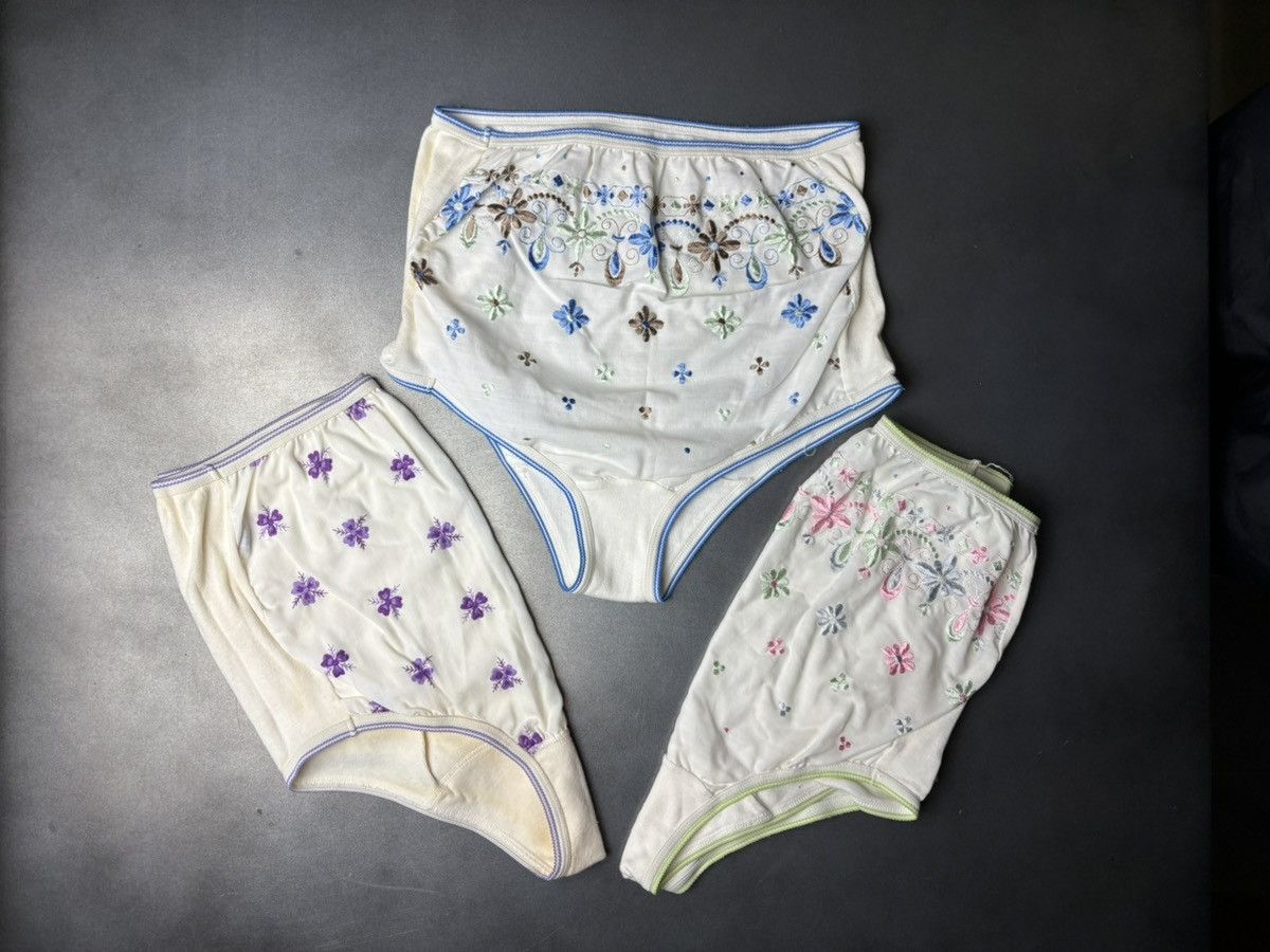 Marks & Spencer × Vintage 3 Pairs 1970s Underwear Vintage Embroidered Floral Panties Size ONE SIZE - 23 Thumbnail