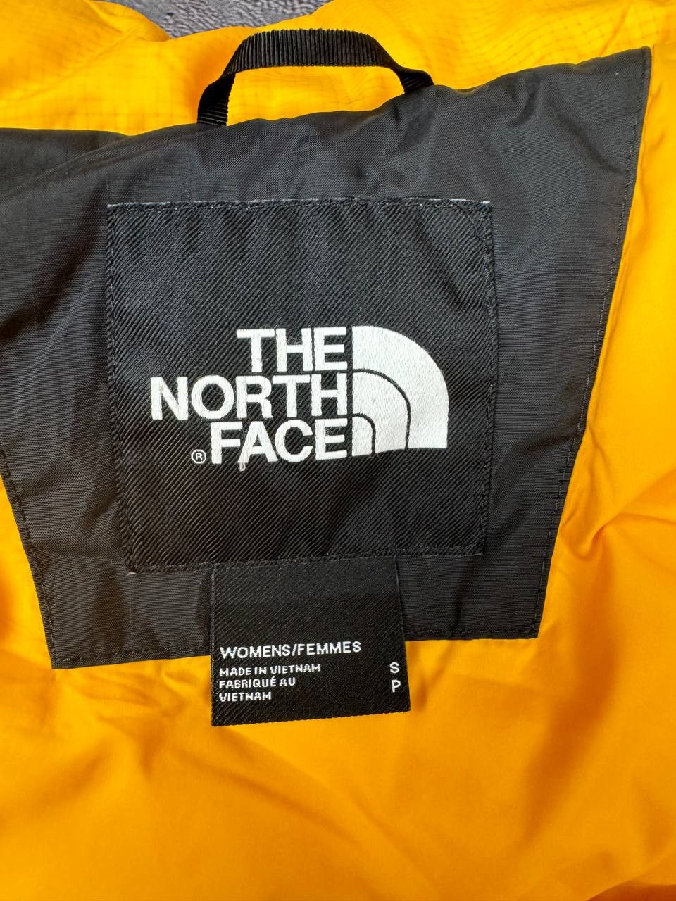 The North Face The North Face Down Jacket Yellow Black Puffer Size S / US 4 / IT 40 - 4 Thumbnail