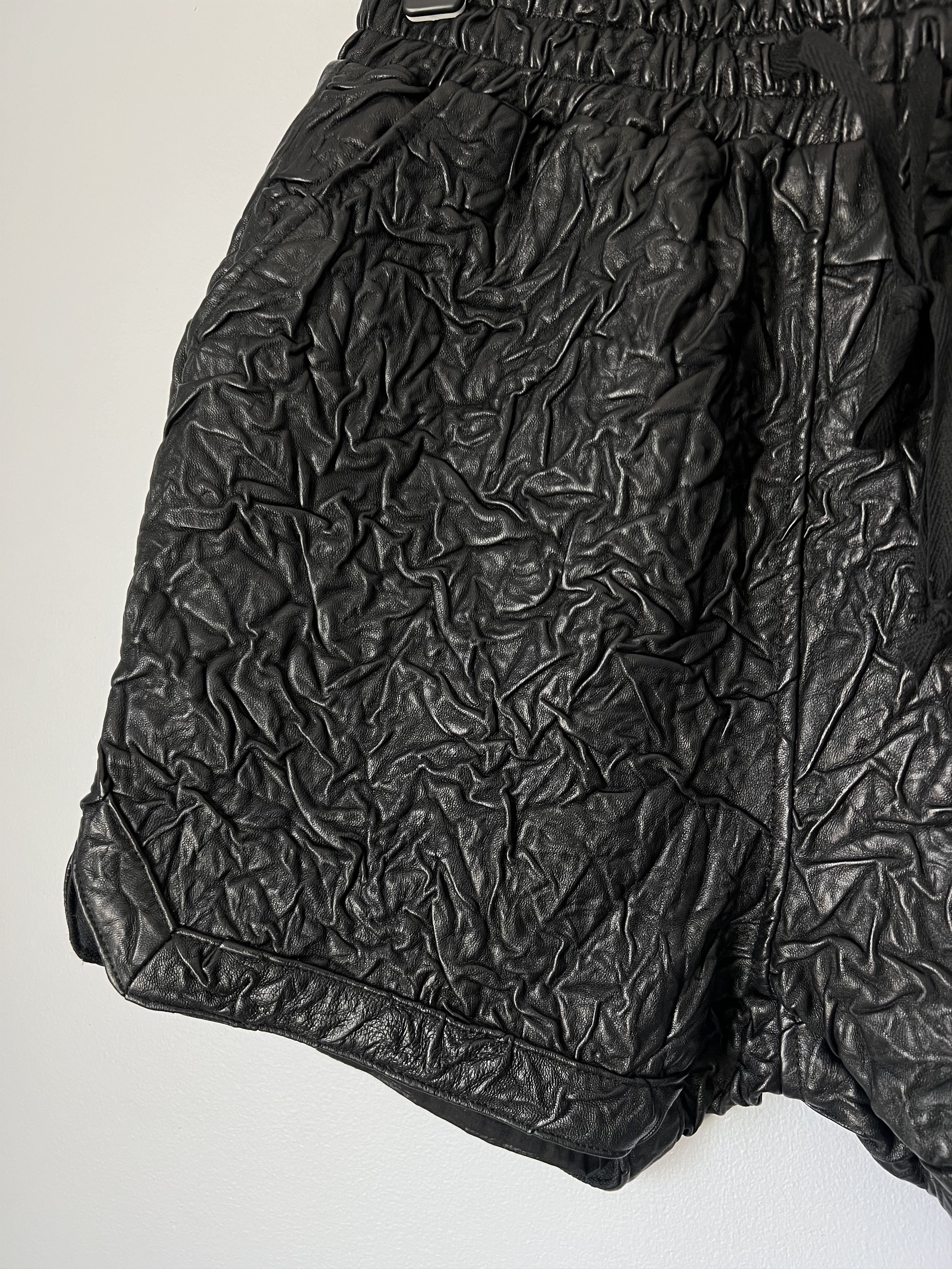 Who Decides War Who Decides War Leather Crinkled Tailored Shorts in Black Size US 32 / EU 48 - 4 Thumbnail