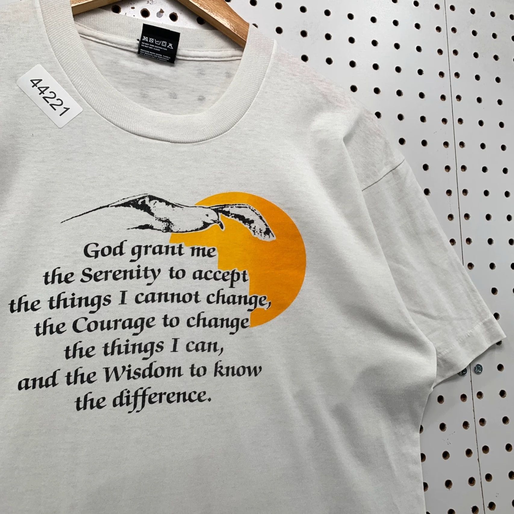 Vintage VINTAGE God Quote Dove Sun Shirt Mens Large White Cotton T-Shirt 1990s 90s Bird Graphic Made USA Size US L / EU 52-54 / 3 - 4 Thumbnail
