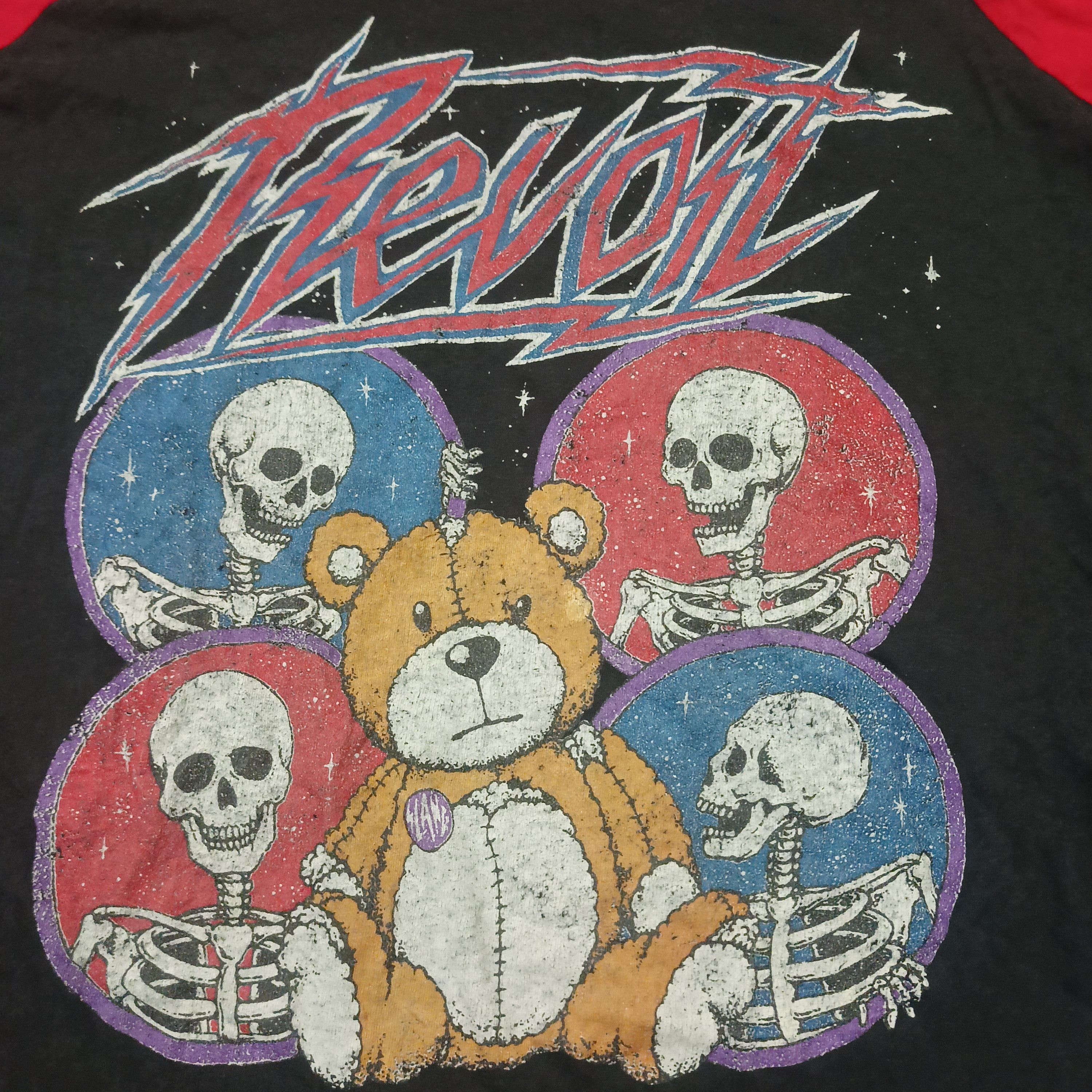 Vintage Rare!!! Vintage RNA Inc REVOLT Skull 3q t shirt Size M / US 6-8 / IT 42-44 - 2 Thumbnail