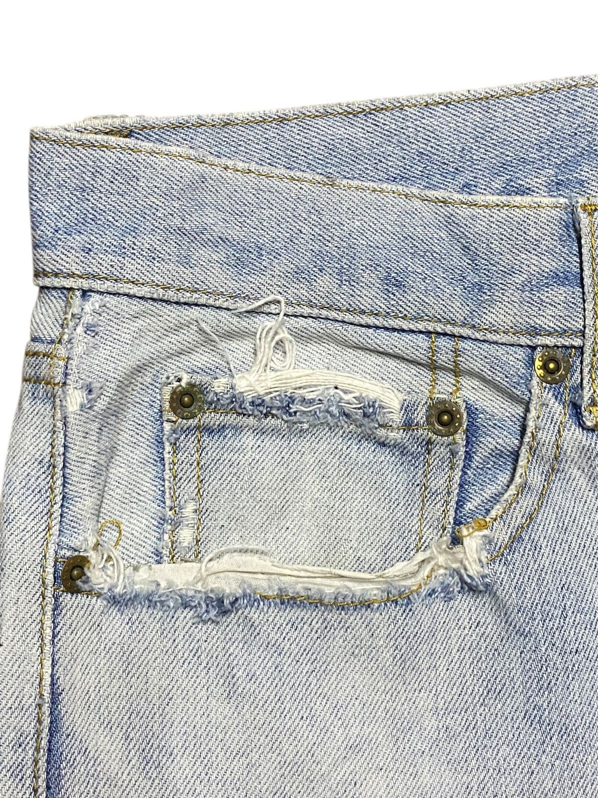 Japanese Brand Vintage Japanese Brand Light Wash Distressed Loose Jeans Size US 34 / EU 50 - 9 Thumbnail