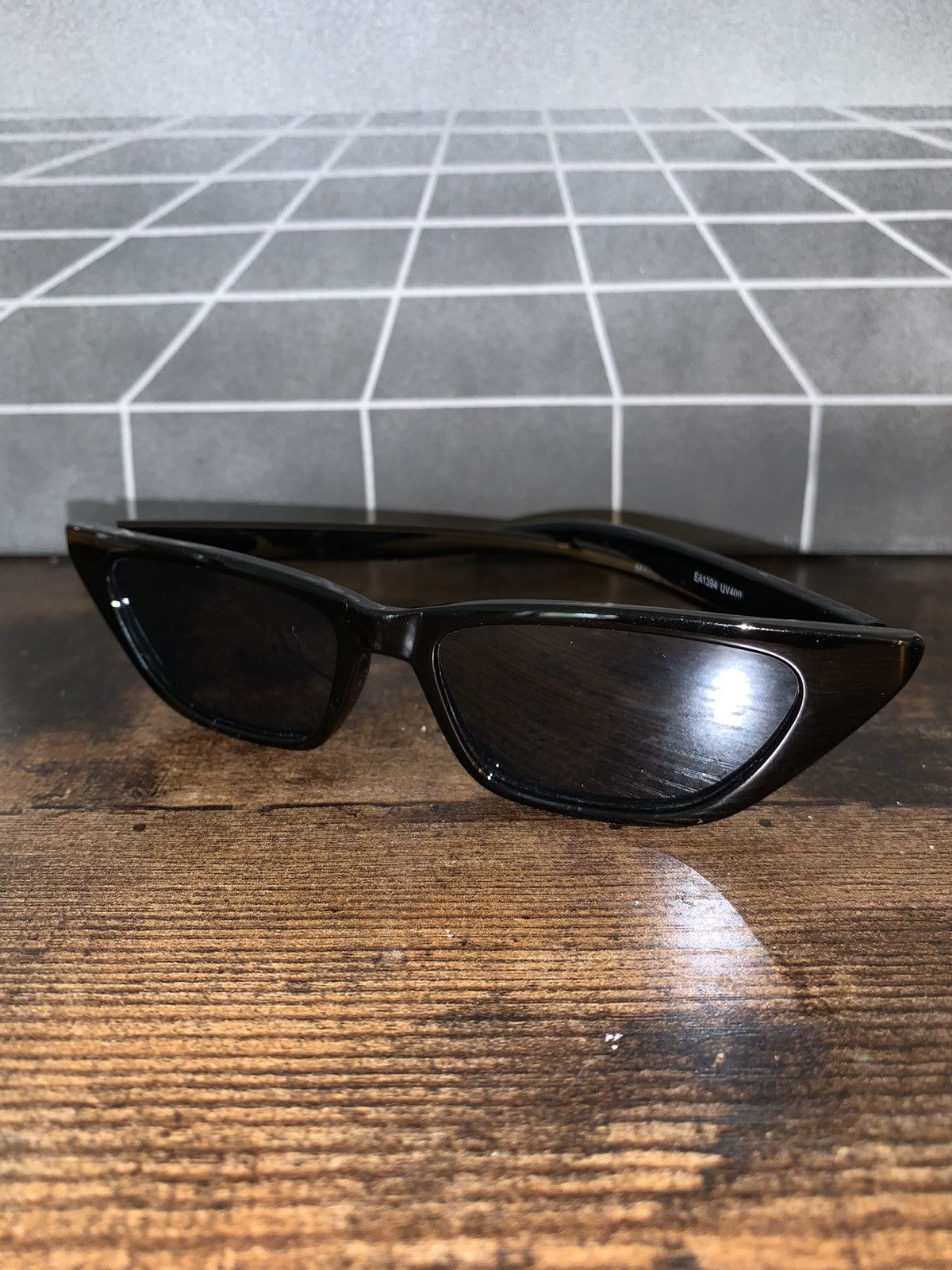 Thrasher MOODY DAYTRIPPER ANGULAR SUNNIES BEACH PARTY SUNGLASSES Size ONE SIZE - 1 Preview