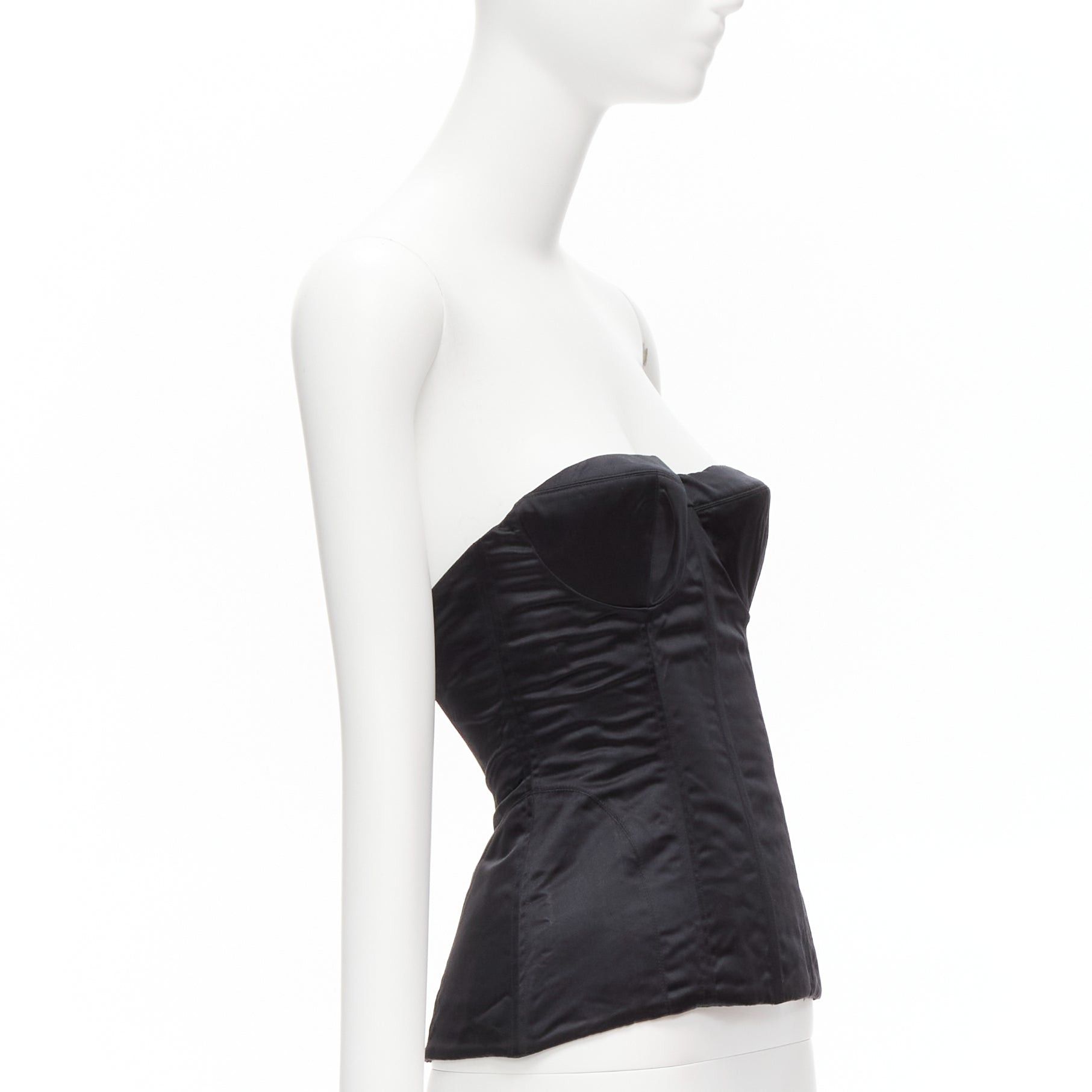 Gucci new GUCCI Tom Ford 2001 Runway black silk 3D conical bra bustier IT38 XS Size XS / US 0-2 / IT 36-38 - 1 Thumbnail