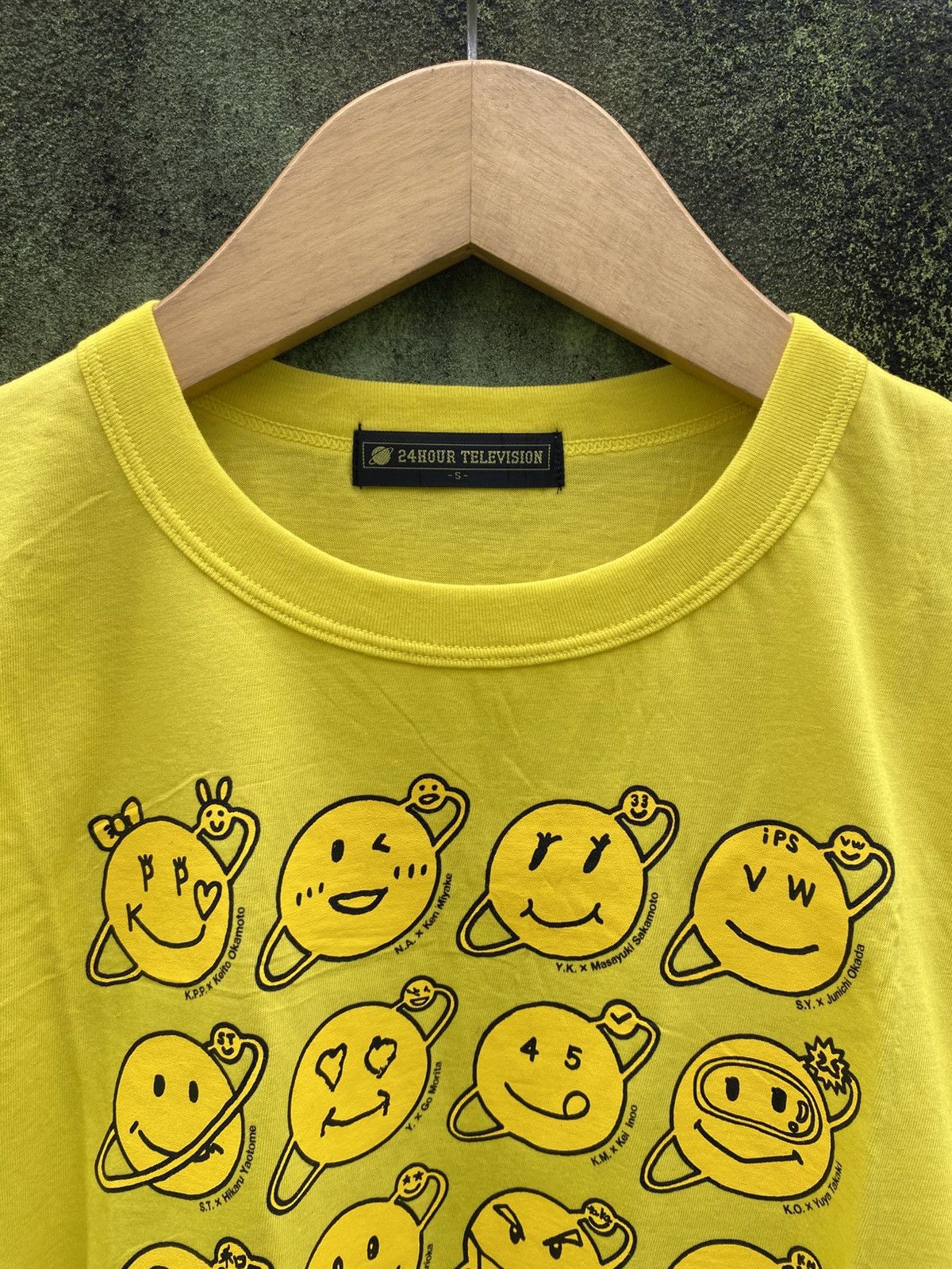 Japanese Brand 24 Hour Television Japanese Smiley Face Graphic Neon T-Shirt Size US S / EU 44-46 / 1 - 3 Thumbnail