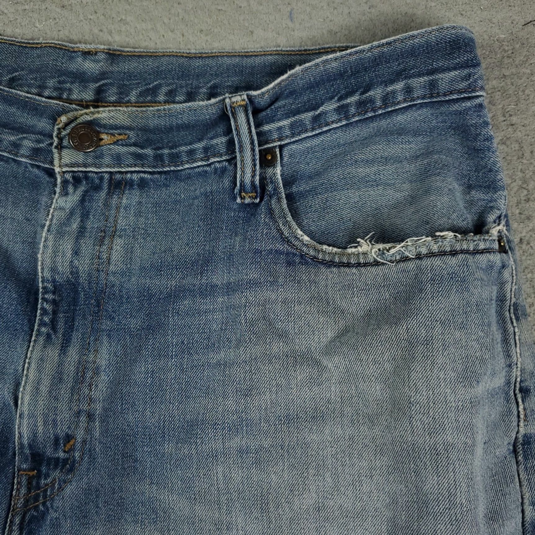 Levi's Levis Strauss 569 Shorts Mens Size 36 Blue Distressed Loose Fit Denim Jeans * Size US 36 / EU 52 - 3 Thumbnail