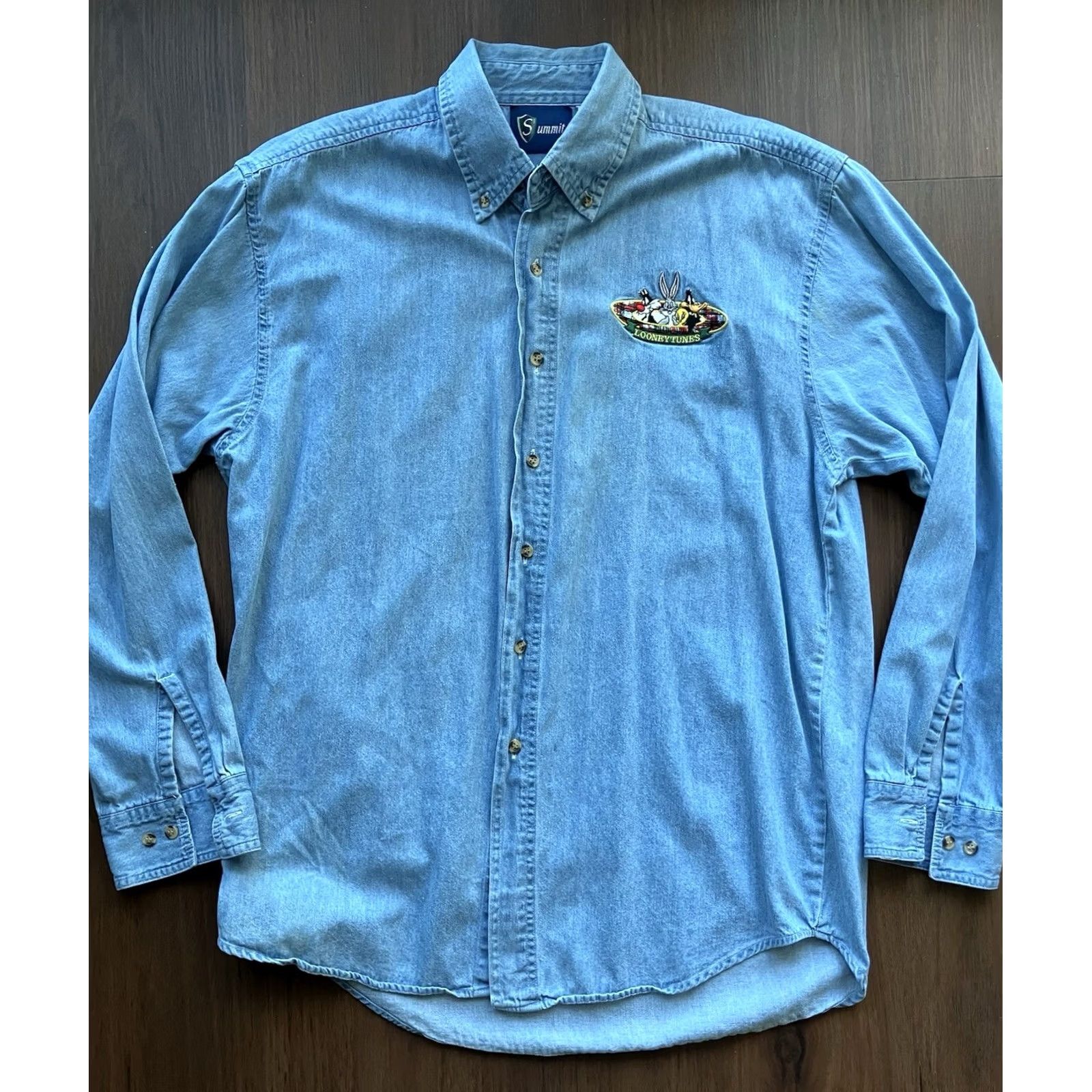 Vintage VINTAGE Warner Bros. Looney Tunes Denim Button-Up Shirt XL Men Blue Embroidered 90s Cartoons Shirts Size US XL / EU 56 / 4 - 3 Thumbnail