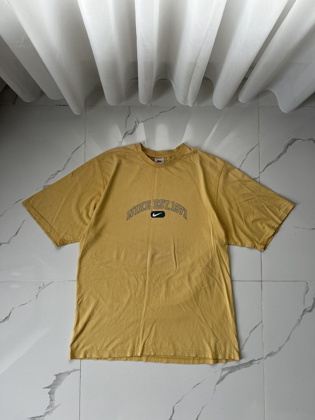 Nike × Vintage 90's RARE NIKE RETRO EST 1971 SWOOSH LOGO Y2K TEE Size US L / EU 52-54 / 3 - 1 Thumbnail