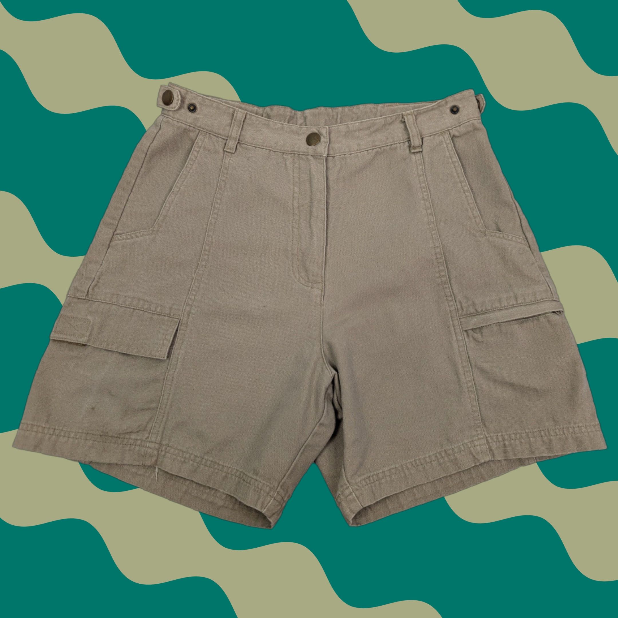 Vintage VINTAGE Woolrich Shorts Women’s Size 10 Cotton Khaki Stone Hiking Outdoor Pocket Cargo 90s Womens Size 32" / US 10 / IT 46 - 1 Thumbnail