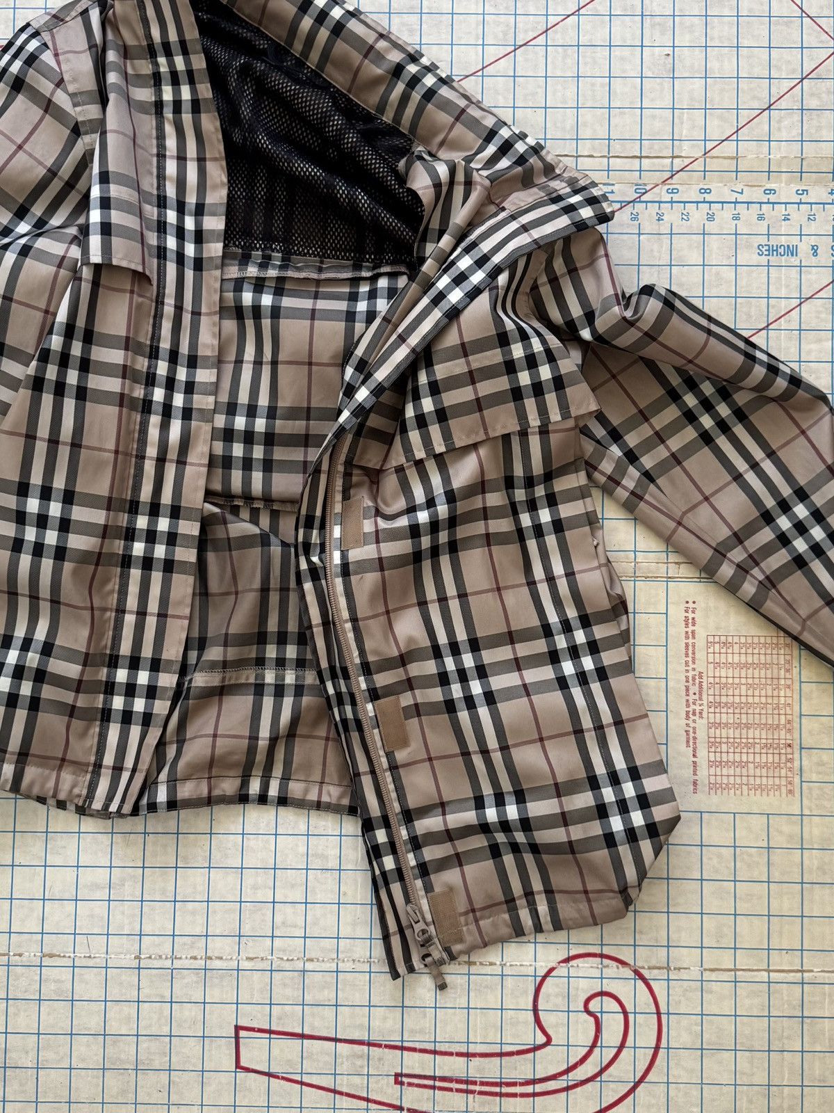 Burberry Burberry Golf Nova Check Full Zip Packable Jacket Medium Size US M / EU 48-50 / 2 - 15 Thumbnail