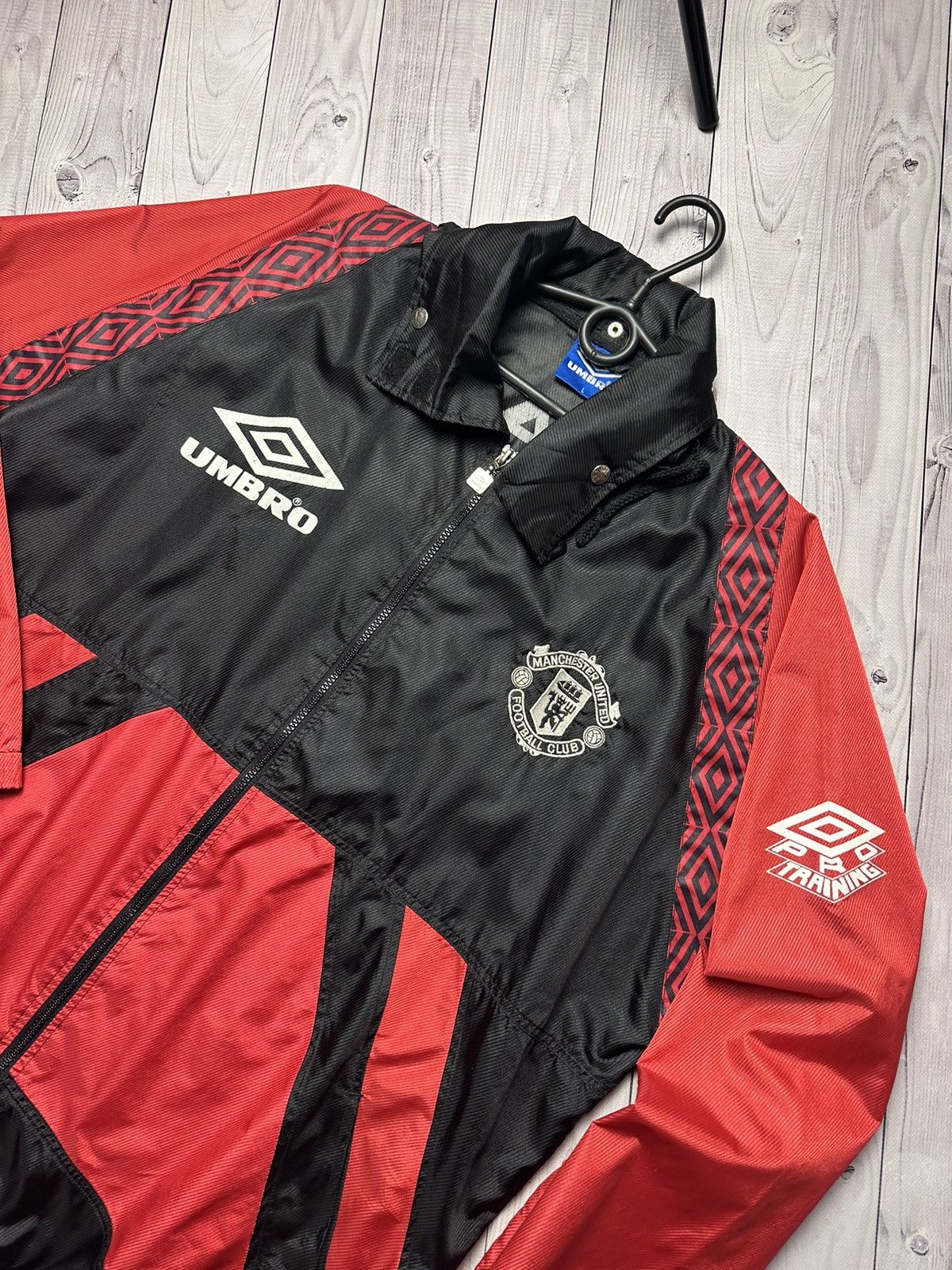 Umbro Vintage Umbro Pro training Manchester United jacket rare L Size US L / EU 52-54 / 3 - 3 Thumbnail