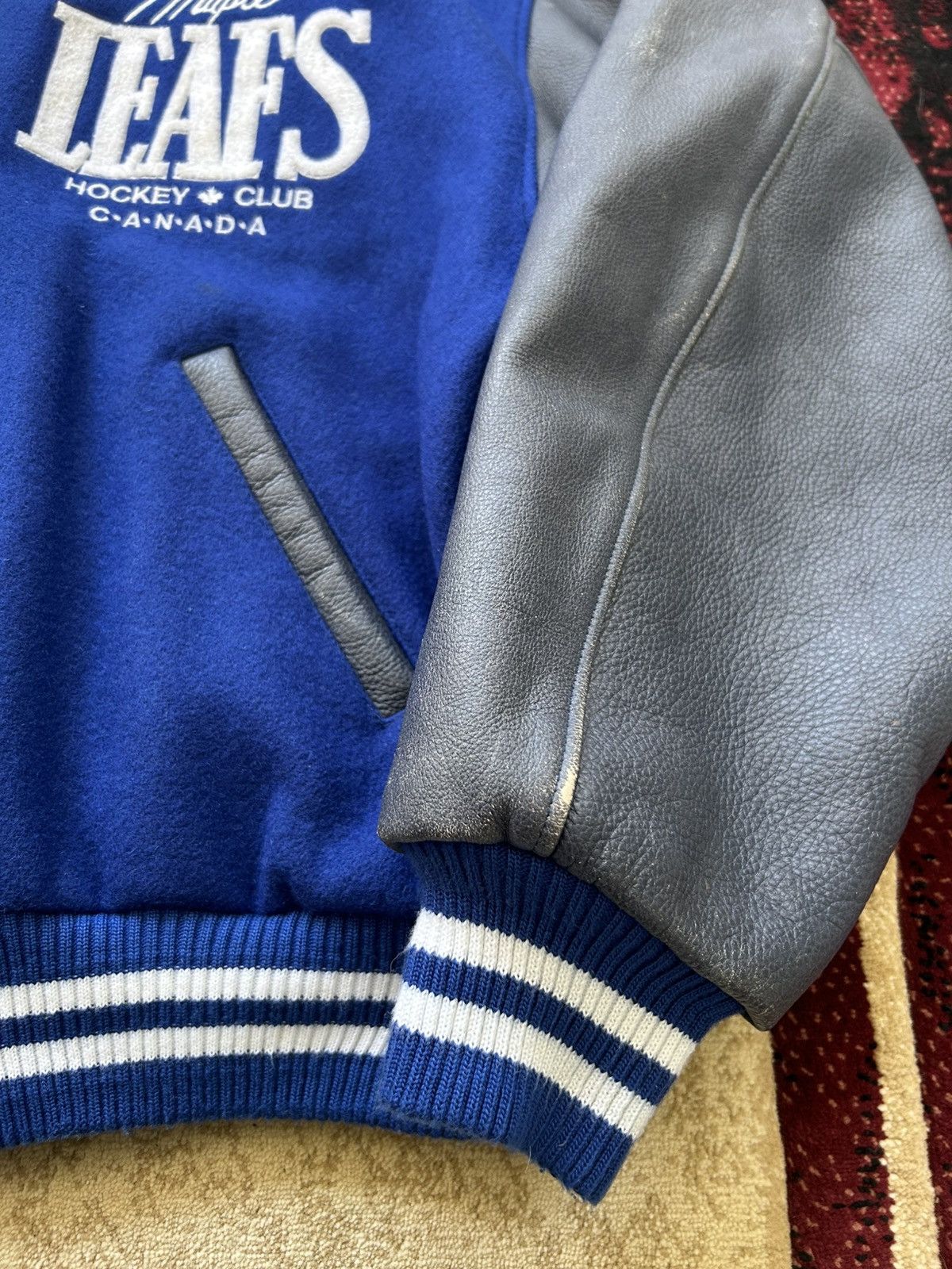 Roots Vintage Roots Toronto Maple Leafs Wool Varsity Jacket Size US M / EU 48-50 / 2 - 11 Thumbnail