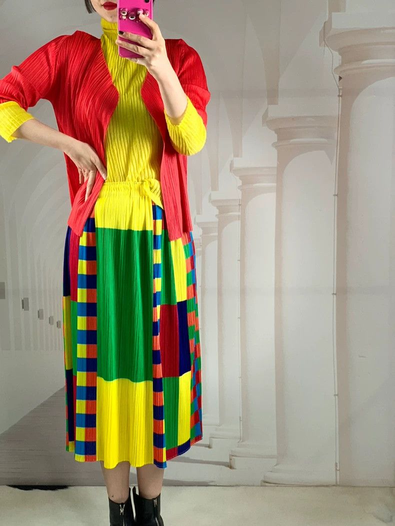 issey miyake size:3 Vermilion pleated cardigan