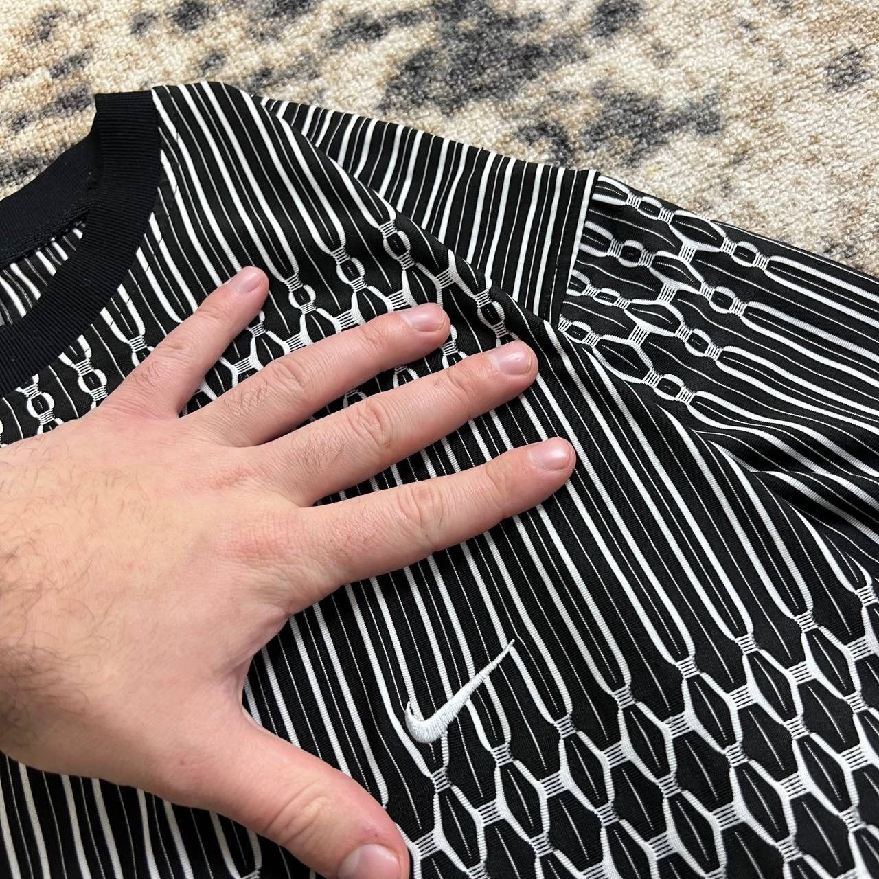 Nike Nike Swoosh Vintage Y2K Rare T-Shirt Streetwear Style Size US XXL / EU 58 / 5 - 3 Thumbnail