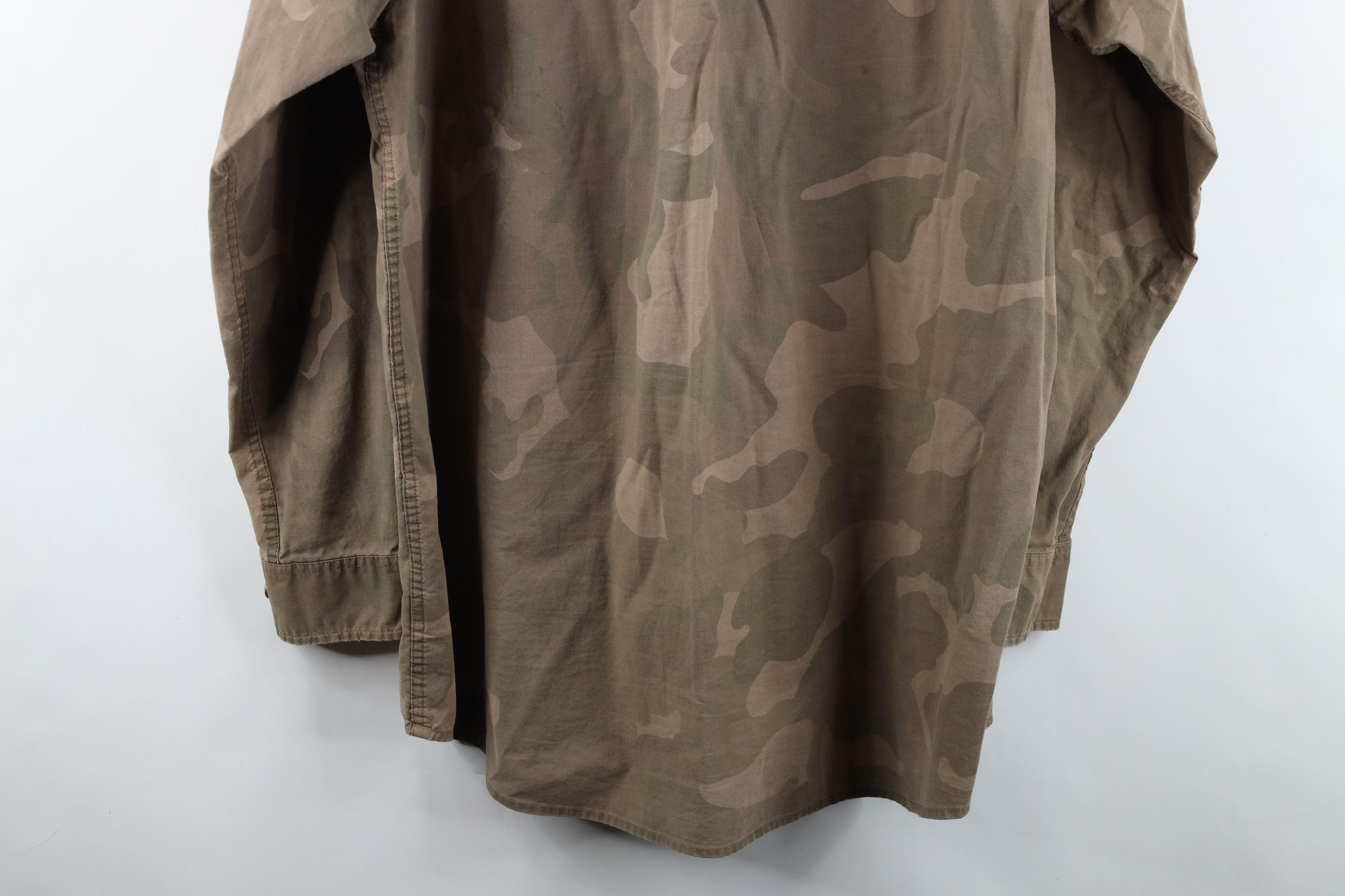 Vintage Vintage Streetwear Double Pocket Camouflage Button Shirt Size US XXL / EU 58 / 5 - 16 Thumbnail