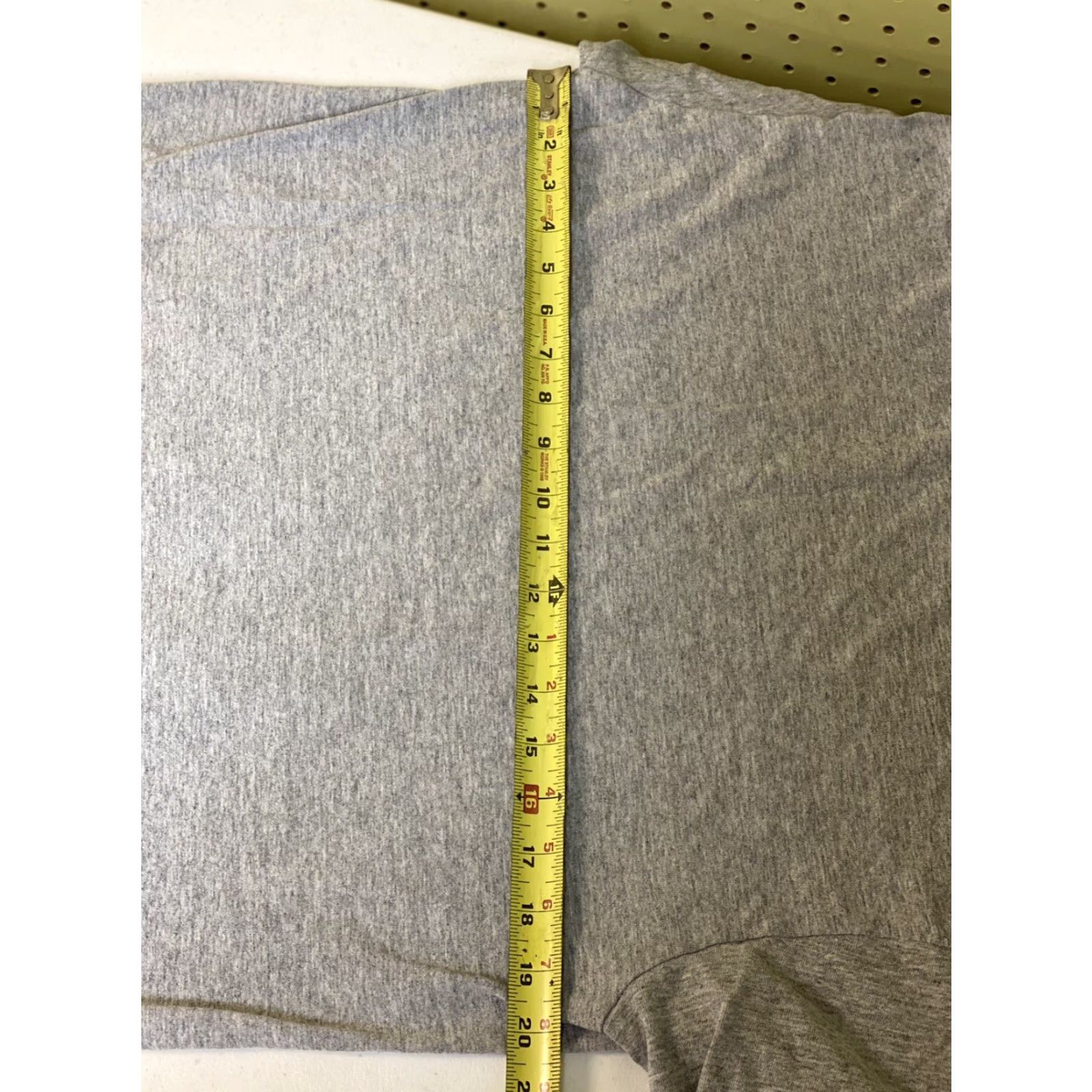 Tultex VINTAGE Mens Mount Hood Oregon Gray T-Shirt L Short Sleeve Crew Neck L Mens Size US L / EU 52-54 / 3 - 5 Thumbnail