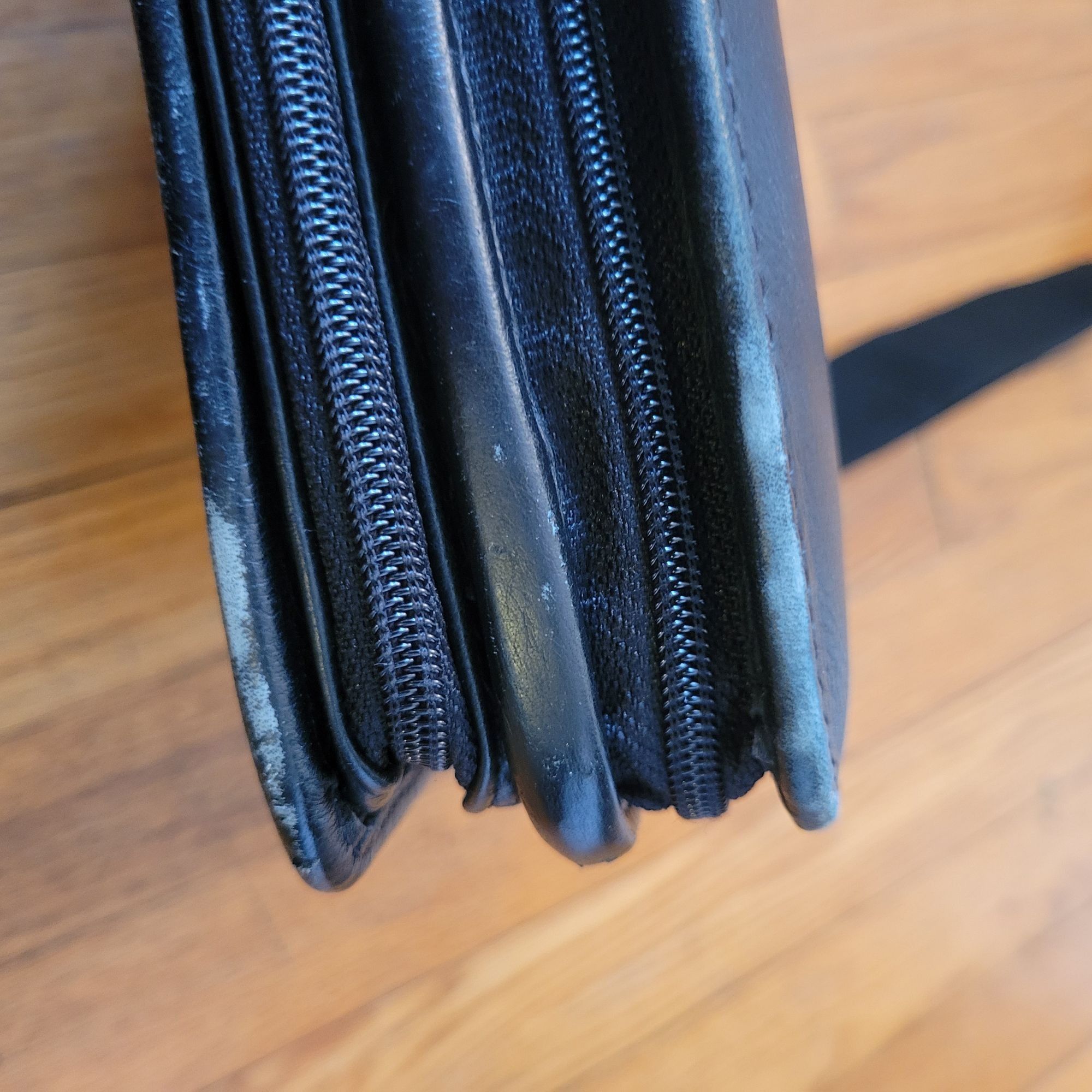 Wilsons Leather Wilsons Black Leather Business Portfolio Adjustable Shoulder Size ONE SIZE - 19 Thumbnail