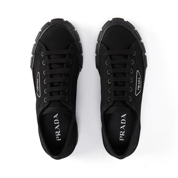 Wheel Low Top Sneakers