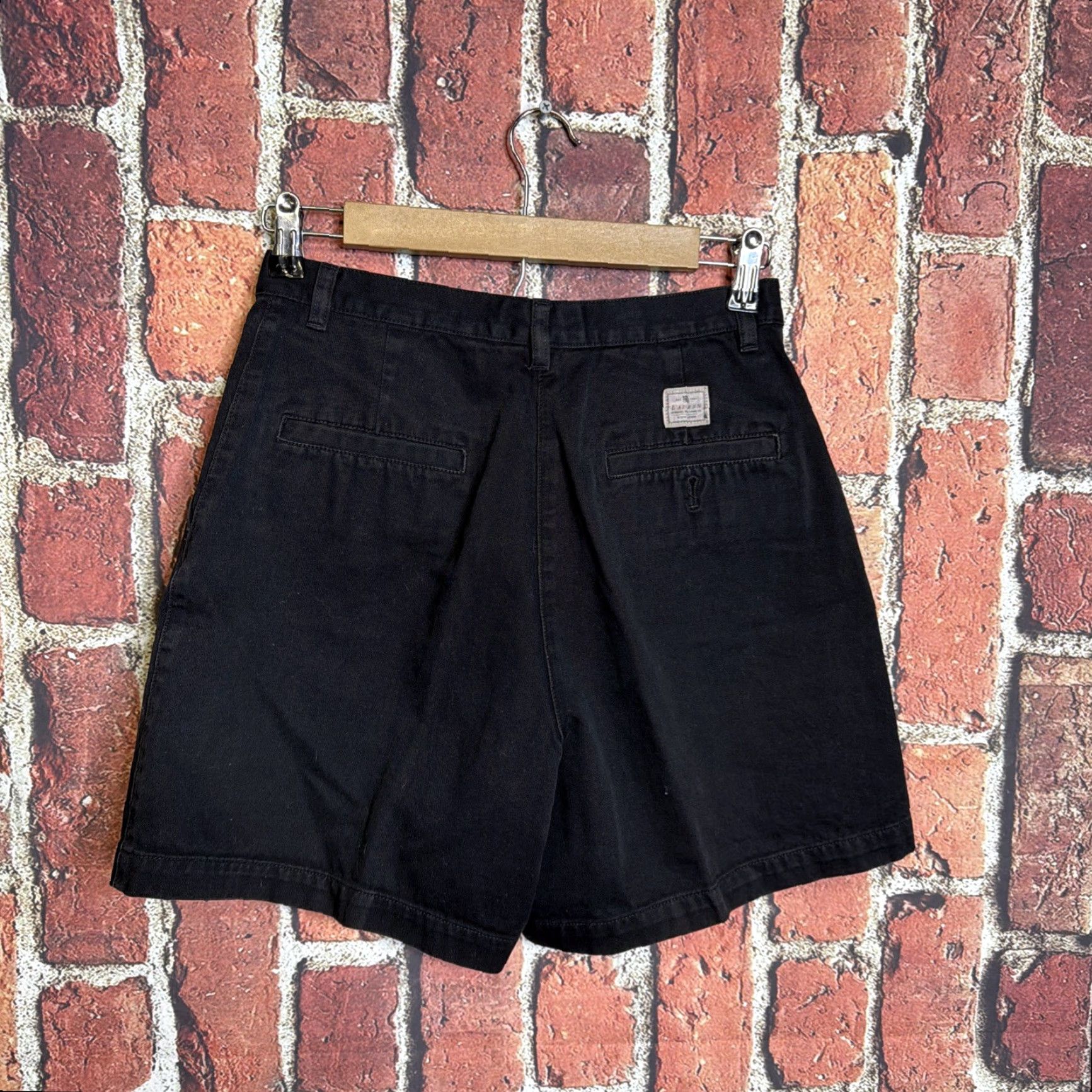 Ralph Lauren Vintage Lauren Ralph Lauren Women's Black Hi-Rise Pleated Front Shorts Size 6 Size 28" / US 6 / IT 42 - 3 Thumbnail