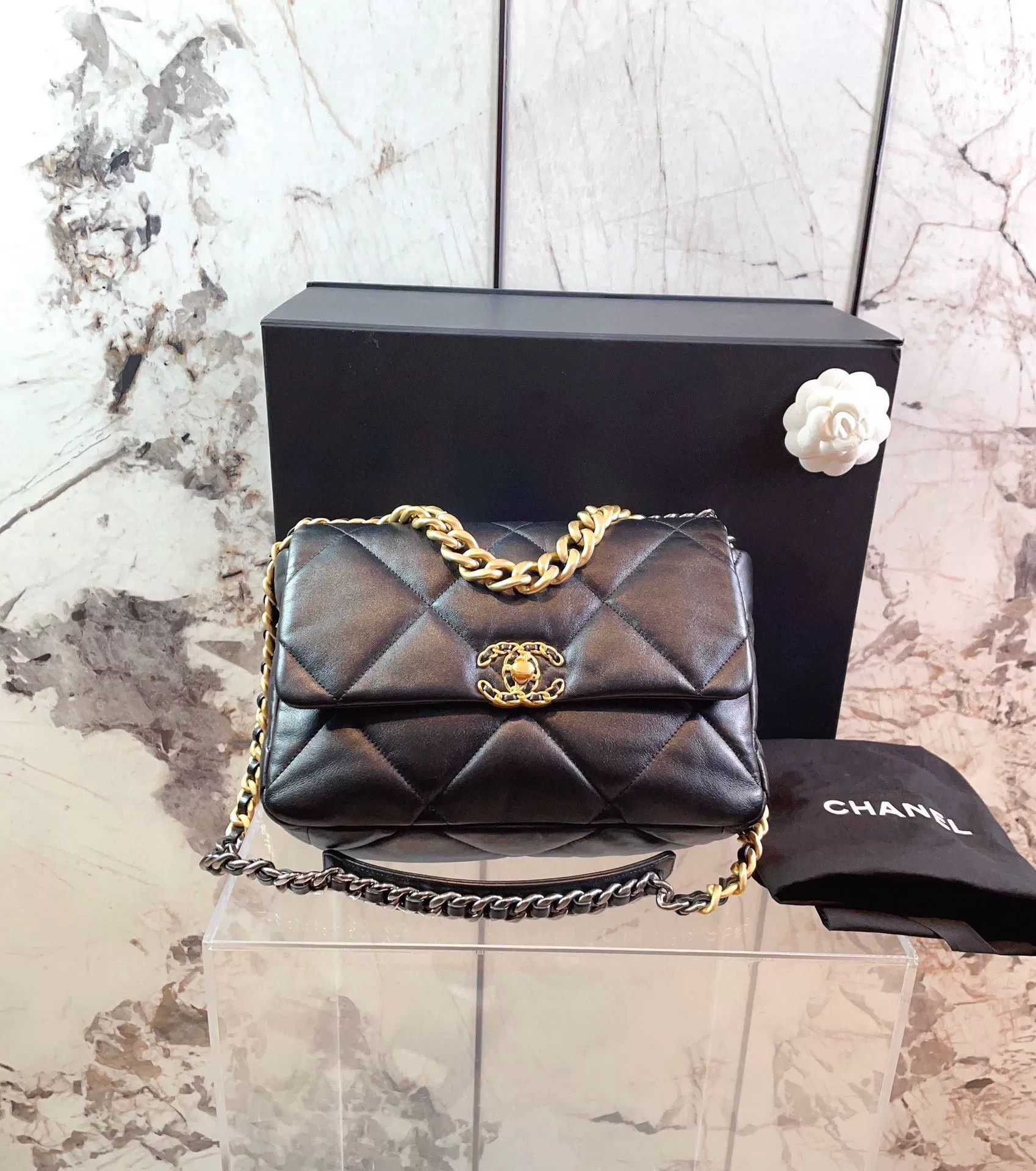 Chanel Pre-loved Bag Very good condition Size ONE SIZE - 1 Thumbnail