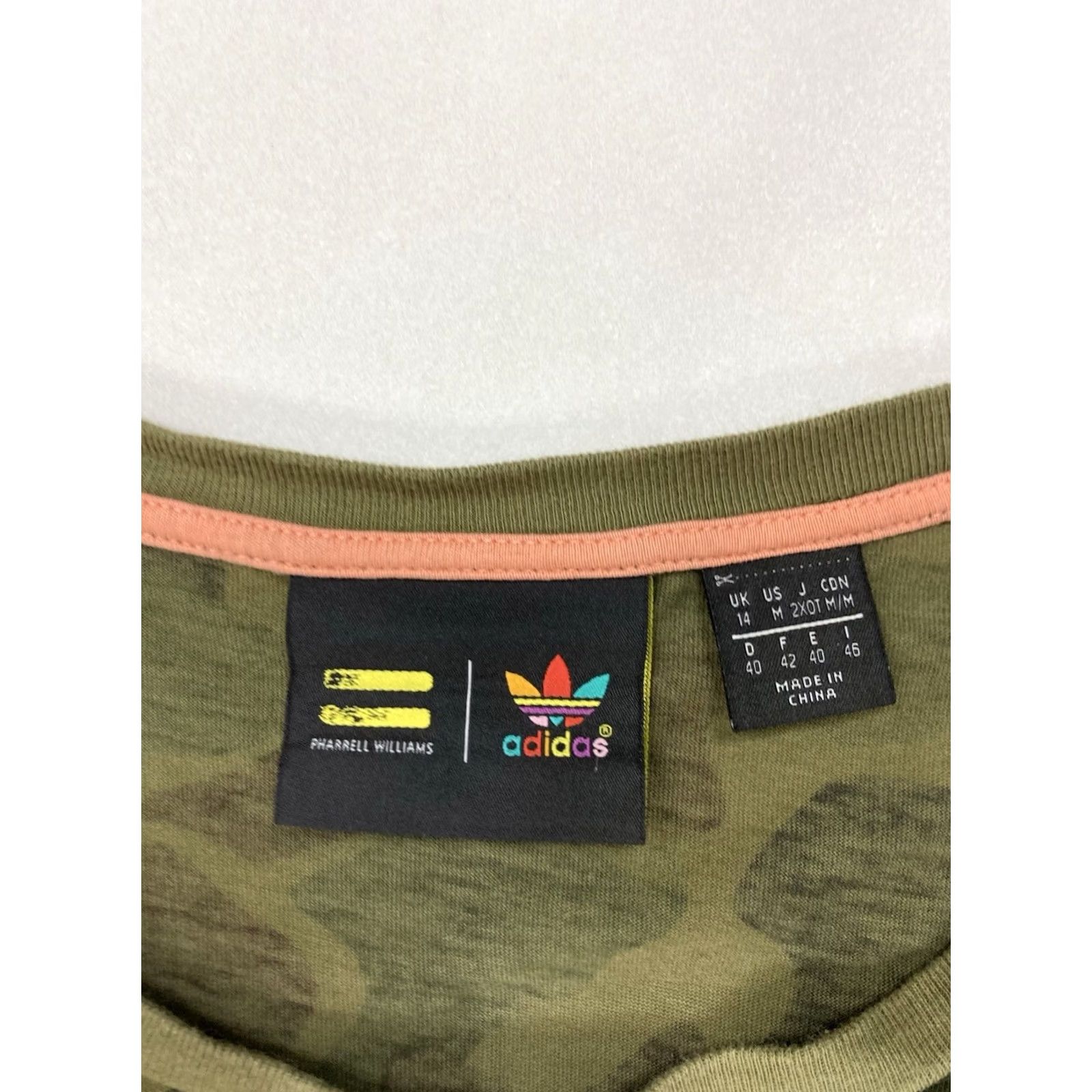 Adidas VINTAGE Adidas Pharrell Williams Hu Graphic T-shirt Men Medium Green Camo Size US M / EU 48-50 / 2 - 5 Thumbnail