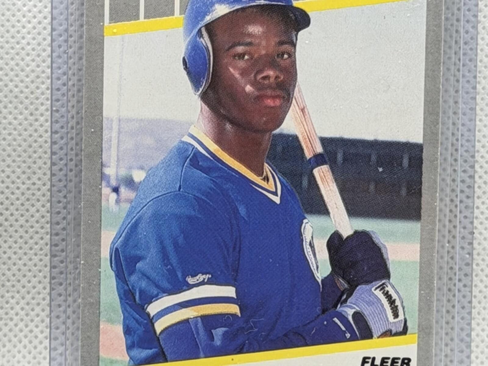 Golf le Fleur 1989 Fleer Ken Griffey Jr. RC #548 Seattle Mariners Size ONE SIZE - 5 Thumbnail