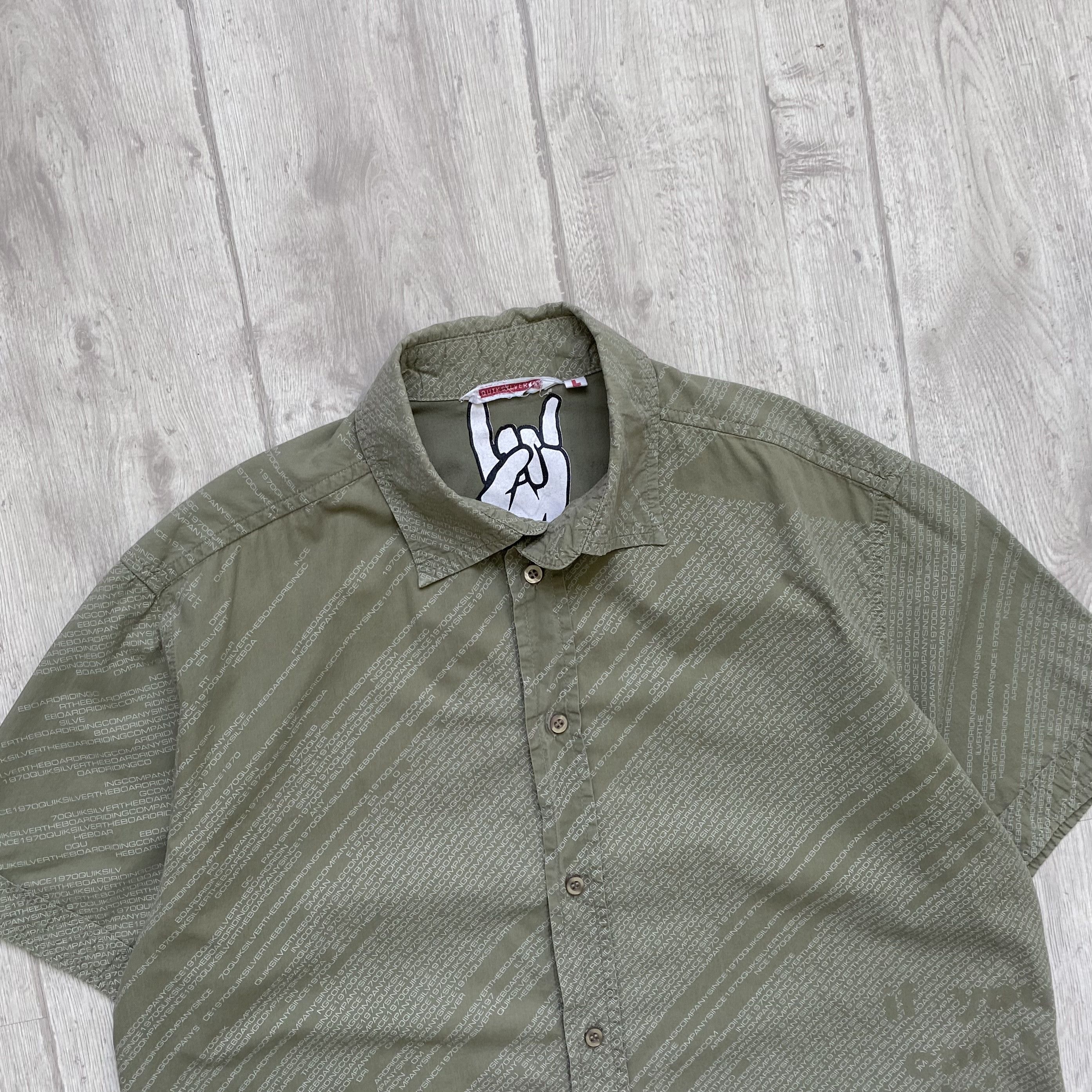 Quiksilver 🏄🏼‍♂️Vintage Quiksiver Crazy Shirt Hawaiian Short Sleeve Size US L / EU 52-54 / 3 - 4 Thumbnail
