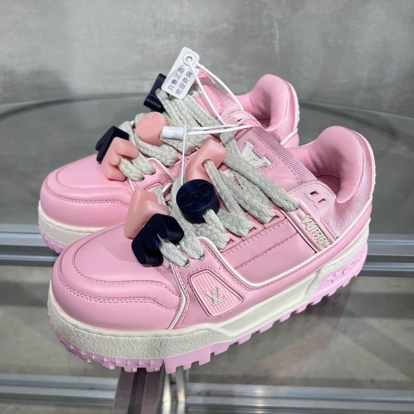Louis Vuitton LV Trainer Pink Size 35 (runs large) Size US 4 / IT 34 - 2 Thumbnail