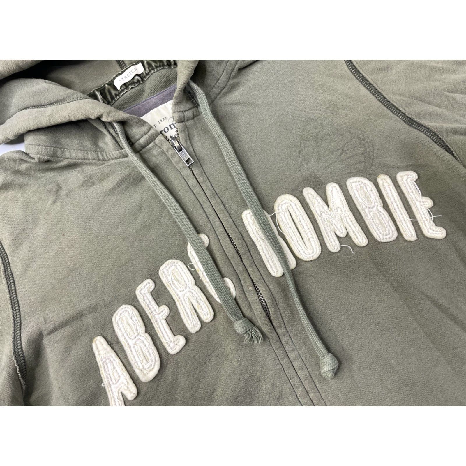 Abercrombie & Fitch VINTAGE Abercrombie & Fitch Green Zip Up Hoodie Sweatshirt Women’s Size S Short Description: Full Zip, Logo, Pockets Size S / US 4 / IT 40 - 3 Thumbnail