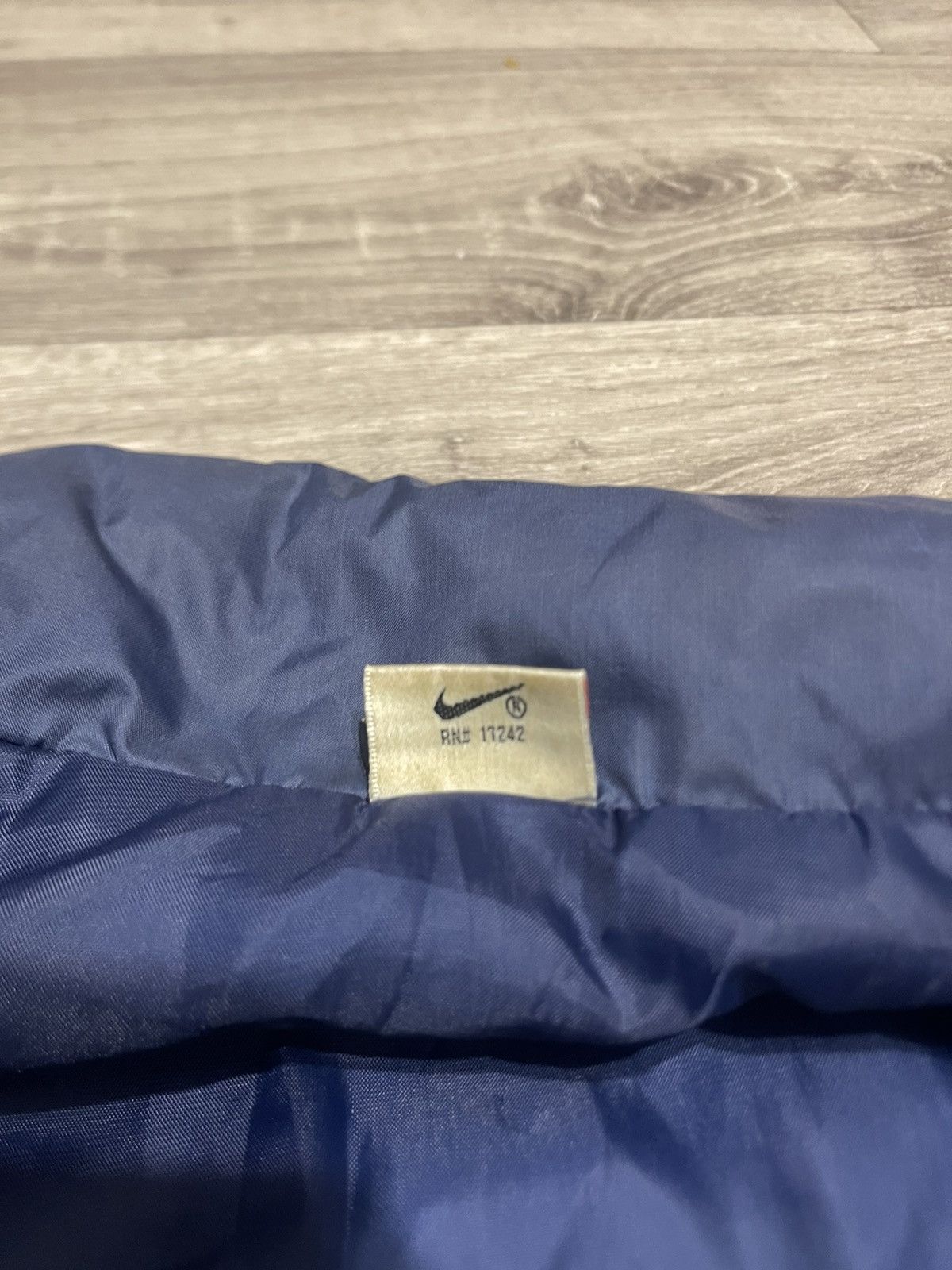Nike NIKE VINTAGE RETRO BIG LOGO RARE JACKET SIZE L-XL Size US L / EU 52-54 / 3 - 21 Thumbnail