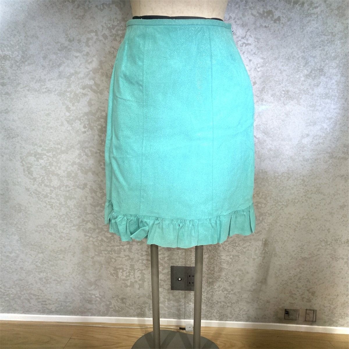 Japanese Brand Japanese Archive Y2K Pig Leather Ruffle Skirt Size 26" / US 2 / IT 38 - 1 Thumbnail